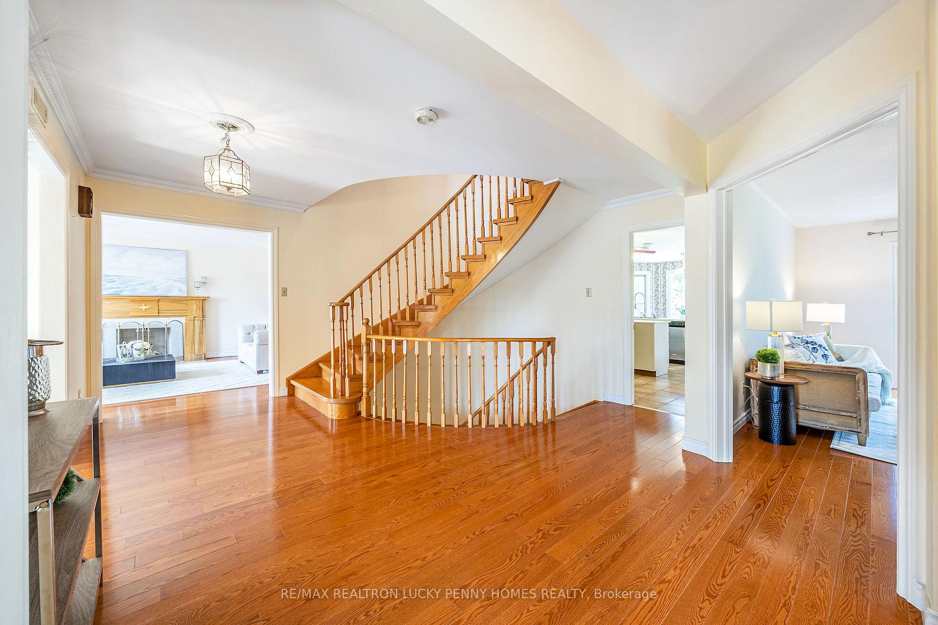 Photo 15 of 30 Country Estates Drive, Markham, Cachet — HOMEH