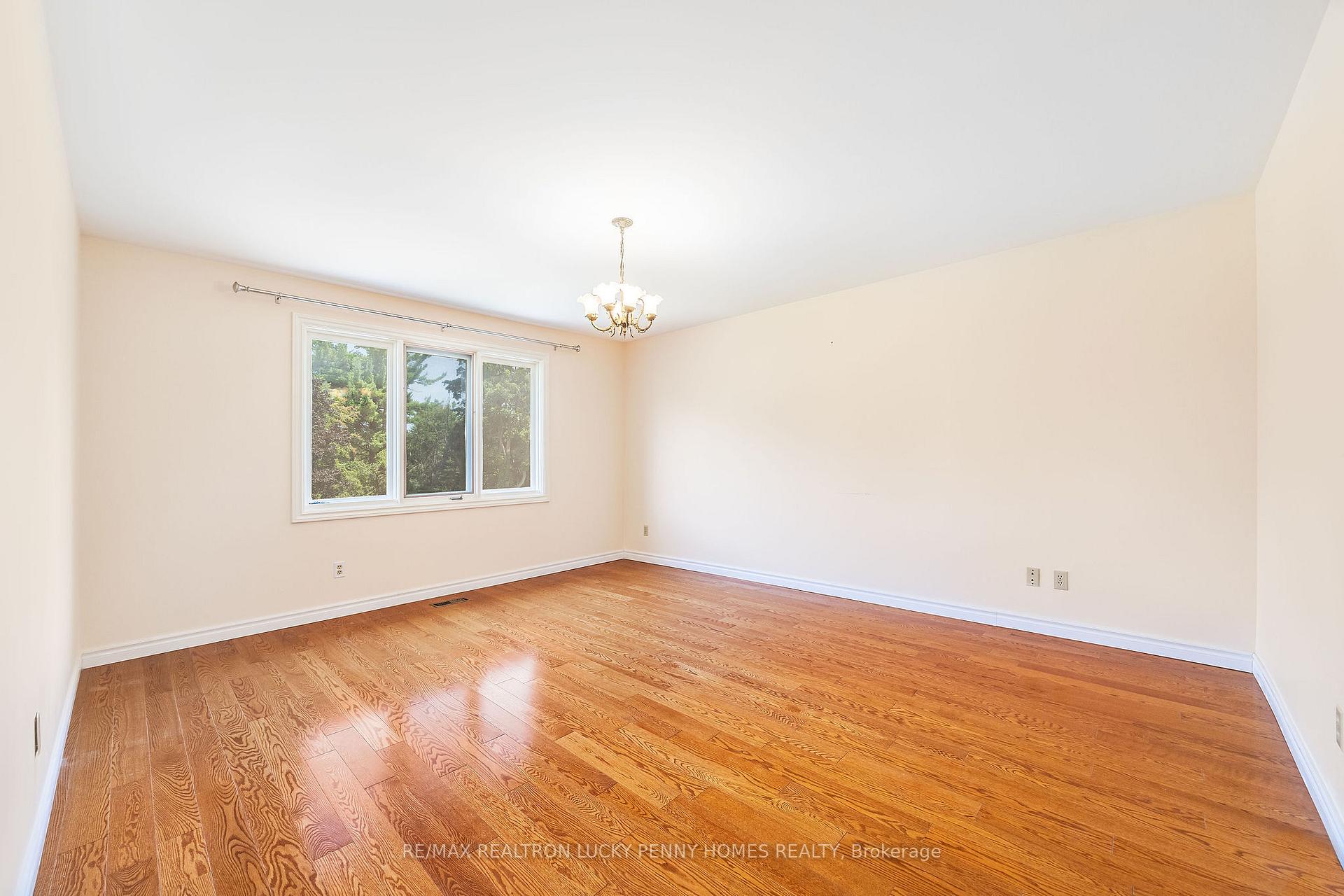 Photo 23 of 30 Country Estates Drive, Markham, Cachet — HOMEH