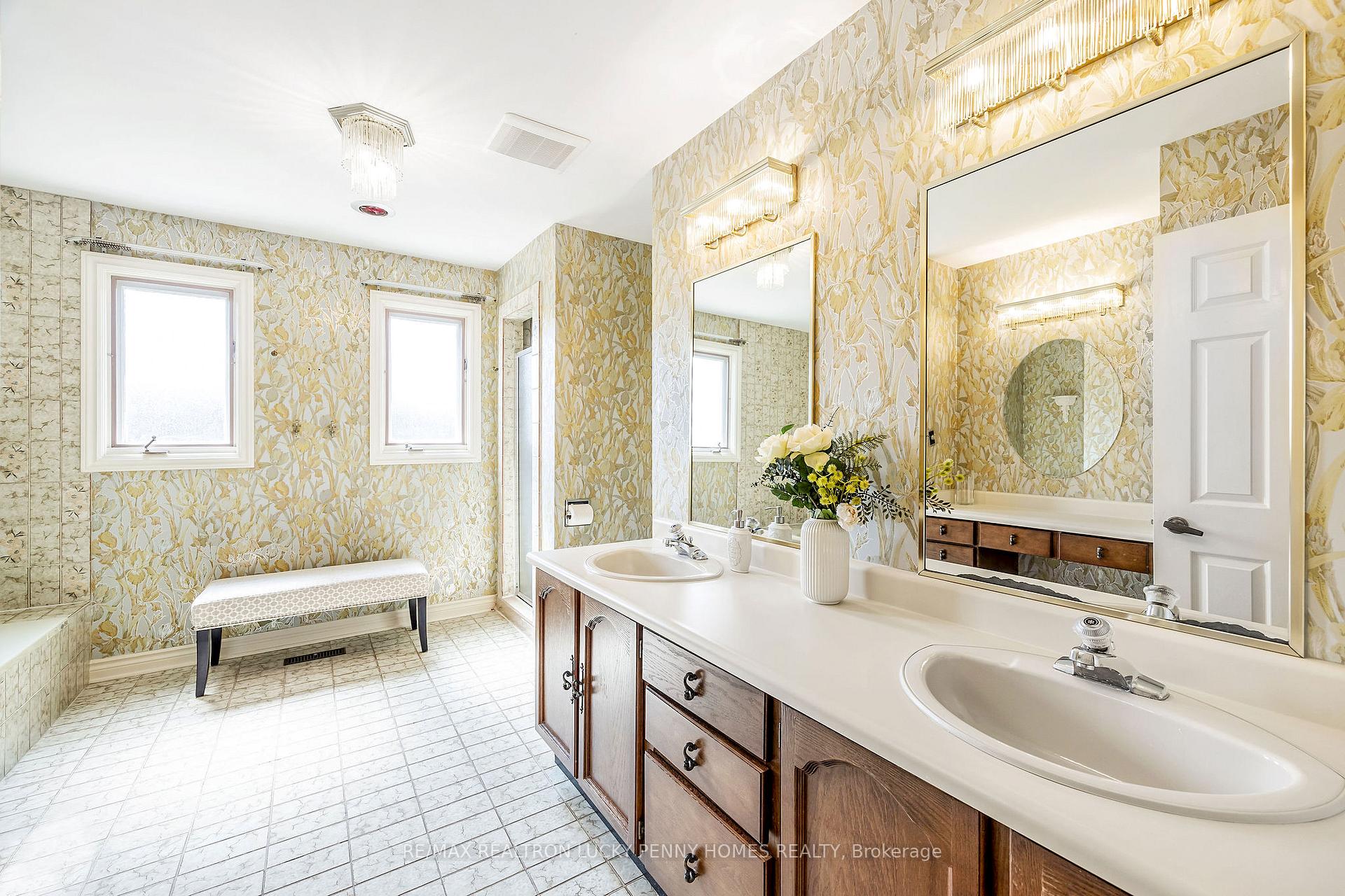 Photo 25 of 30 Country Estates Drive, Markham, Cachet — HOMEH