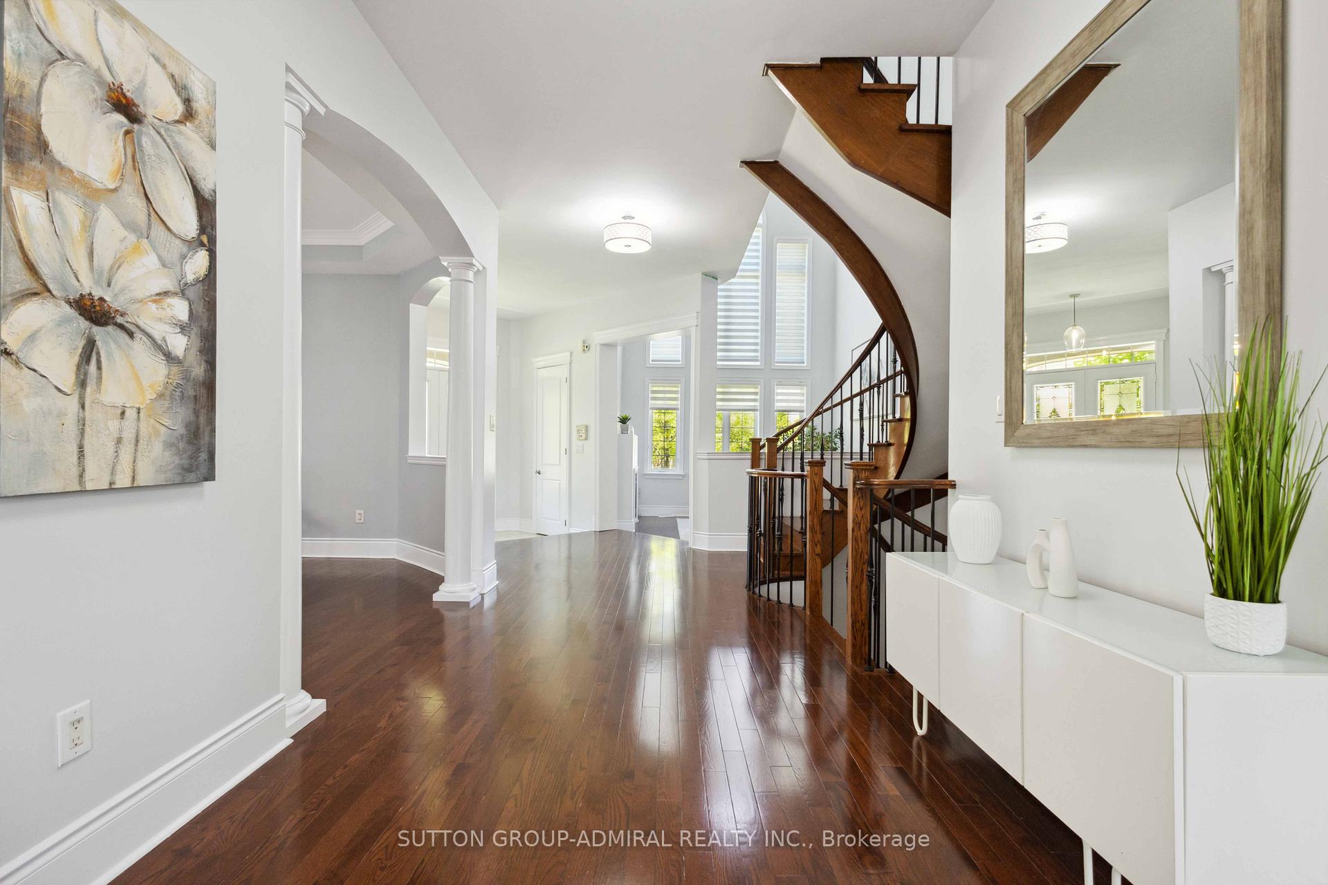 Photo 3 of 90 Giorgia Crescent, Vaughan, Rural Vaughan — HOMEH