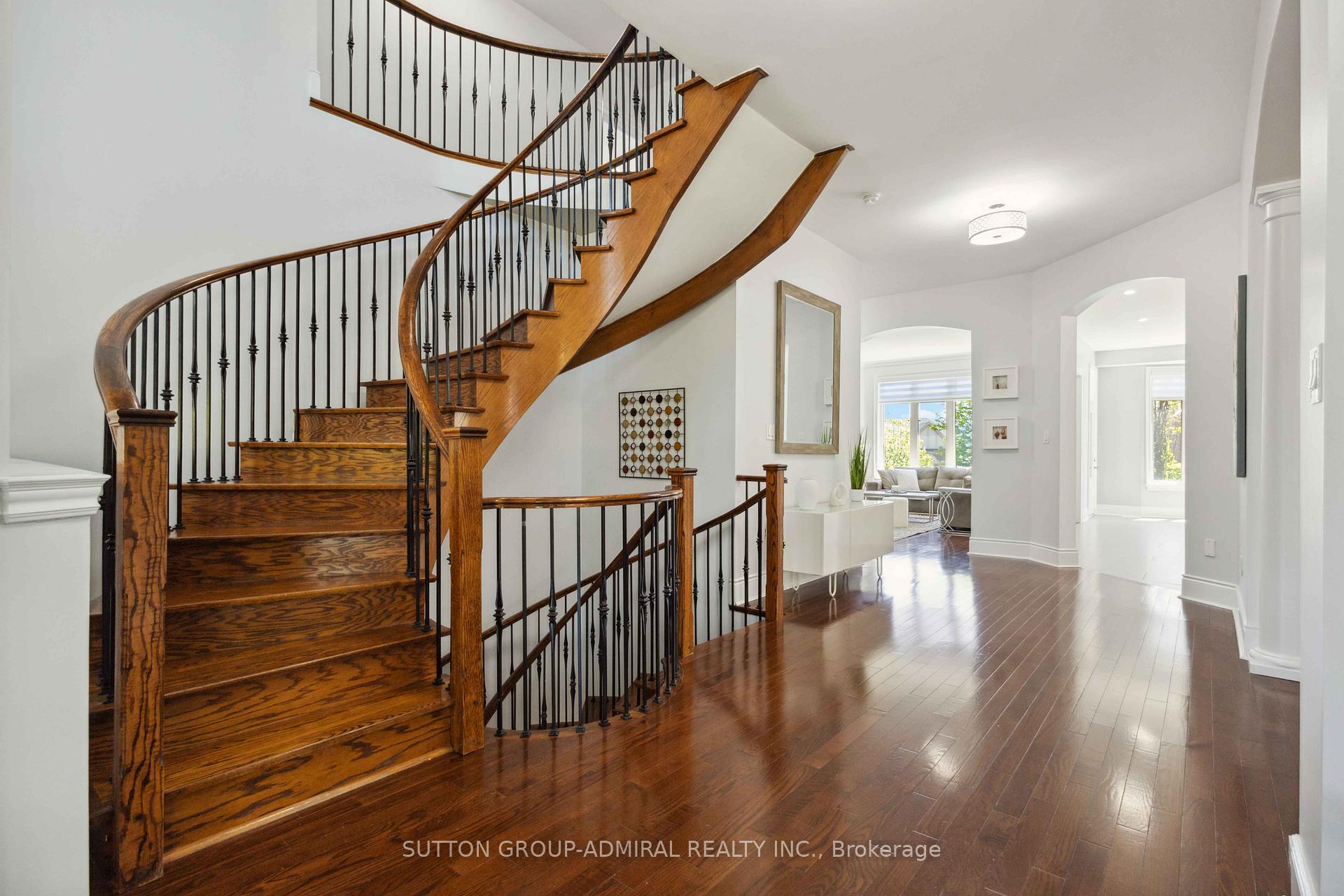 Photo 4 of 90 Giorgia Crescent, Vaughan, Rural Vaughan — HOMEH