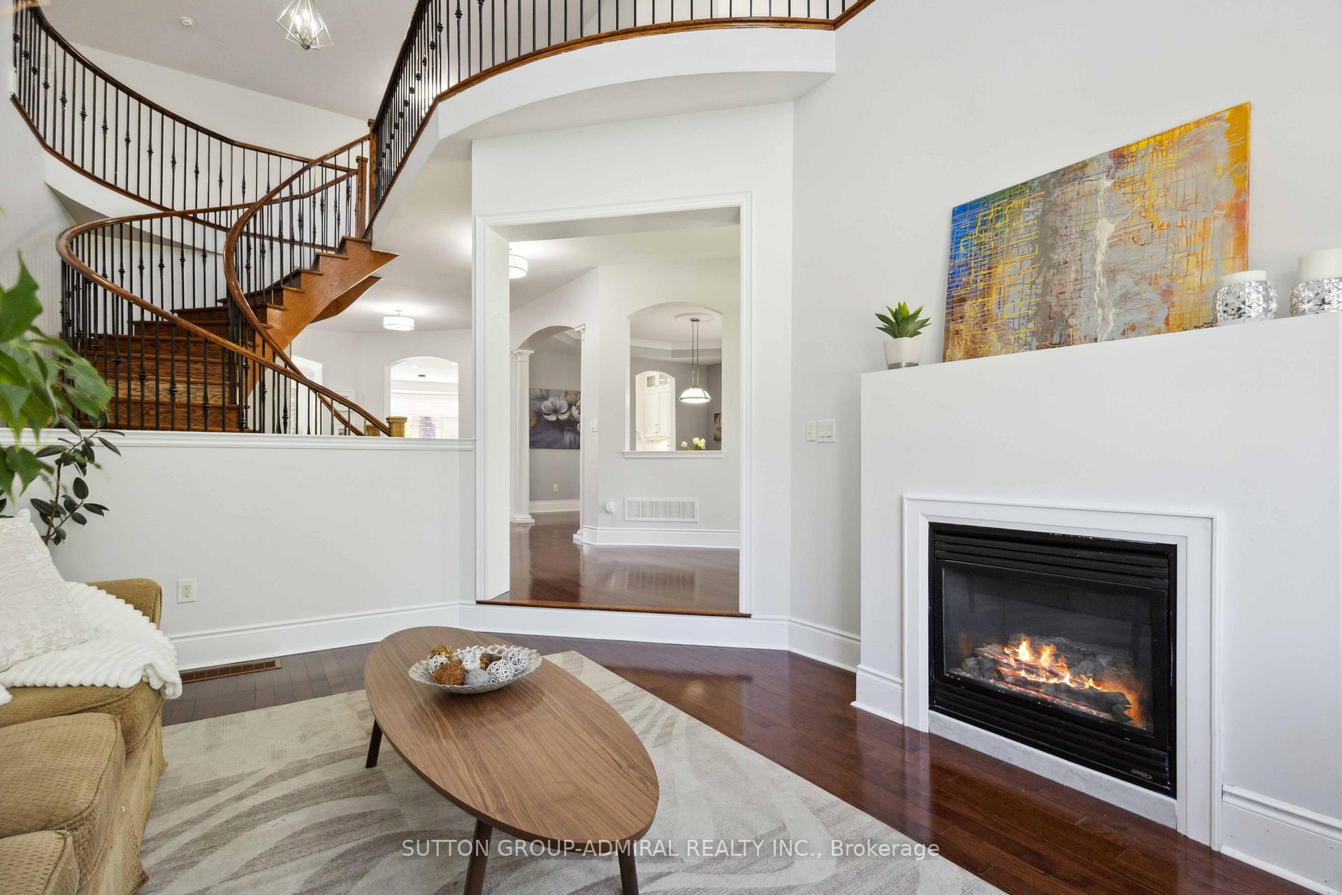 Photo 7 of 90 Giorgia Crescent, Vaughan, Rural Vaughan — HOMEH