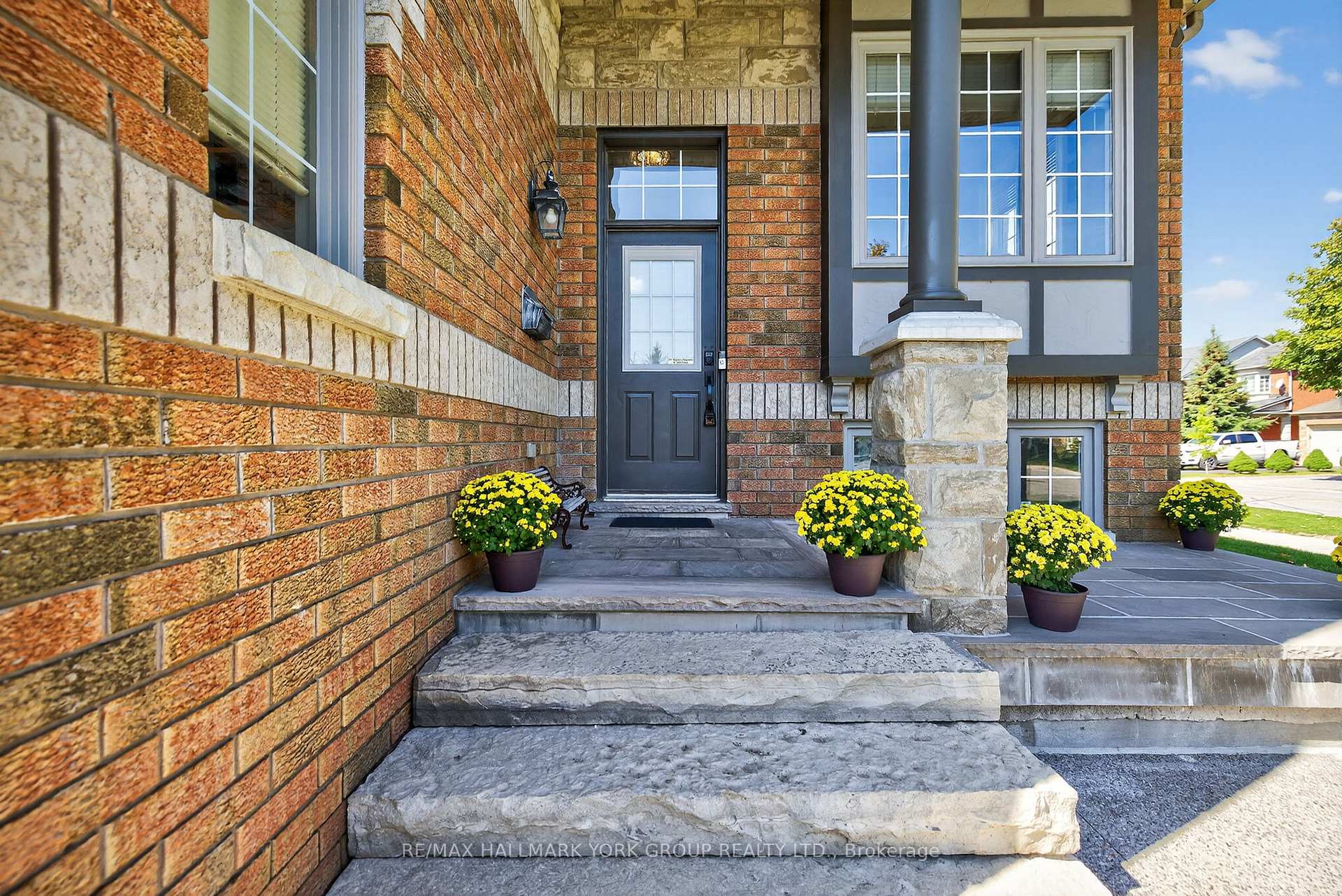 Photo 2 of 2 Hadley Court, Aurora, Bayview Wellington — HOMEH