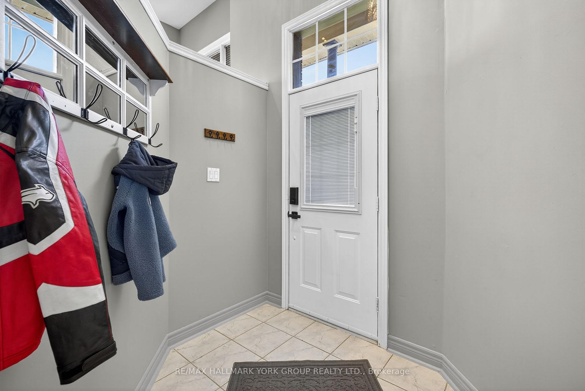 Photo 5 of 2 Hadley Court, Aurora, Bayview Wellington — HOMEH