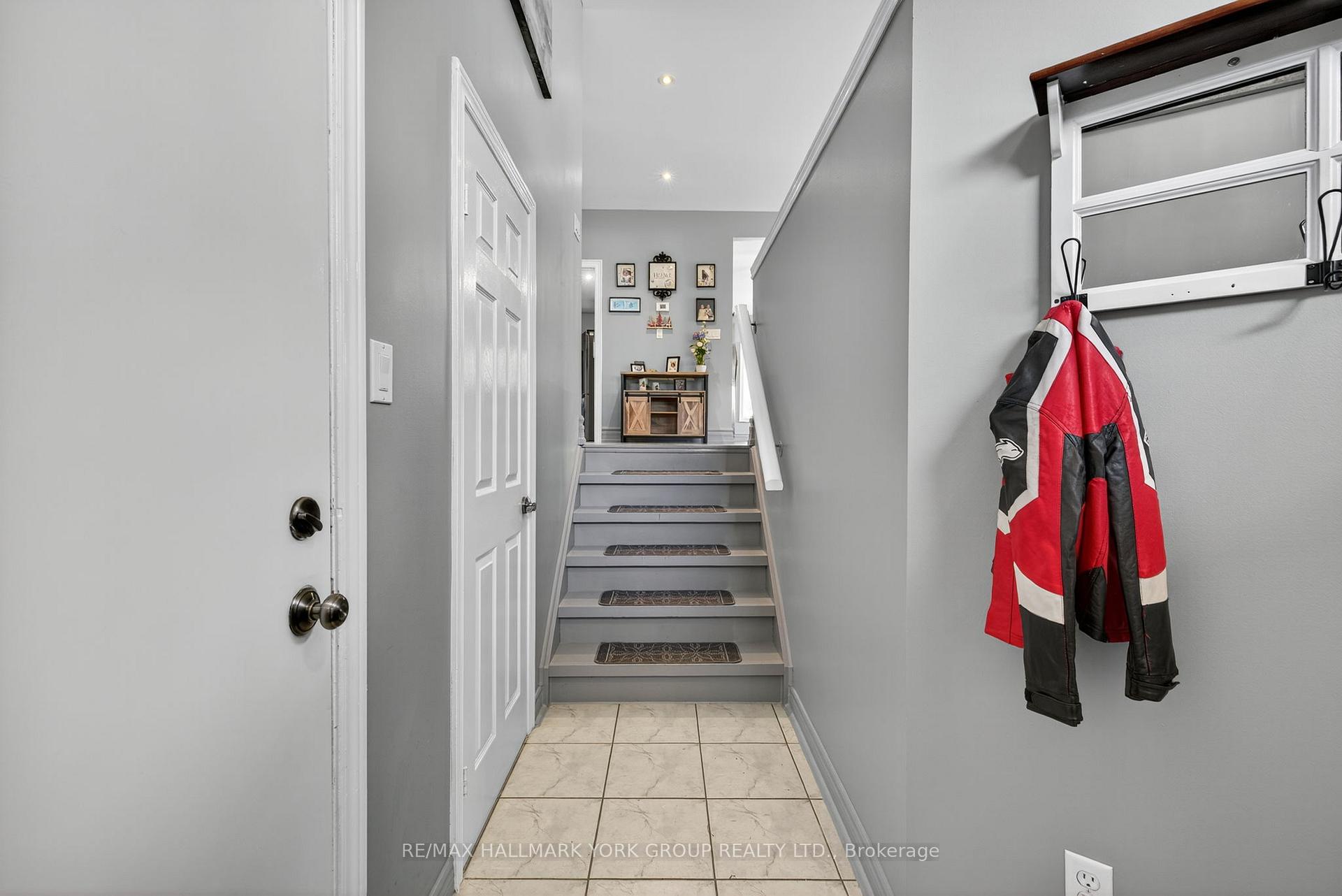 Photo 4 of 2 Hadley Court, Aurora, Bayview Wellington — HOMEH