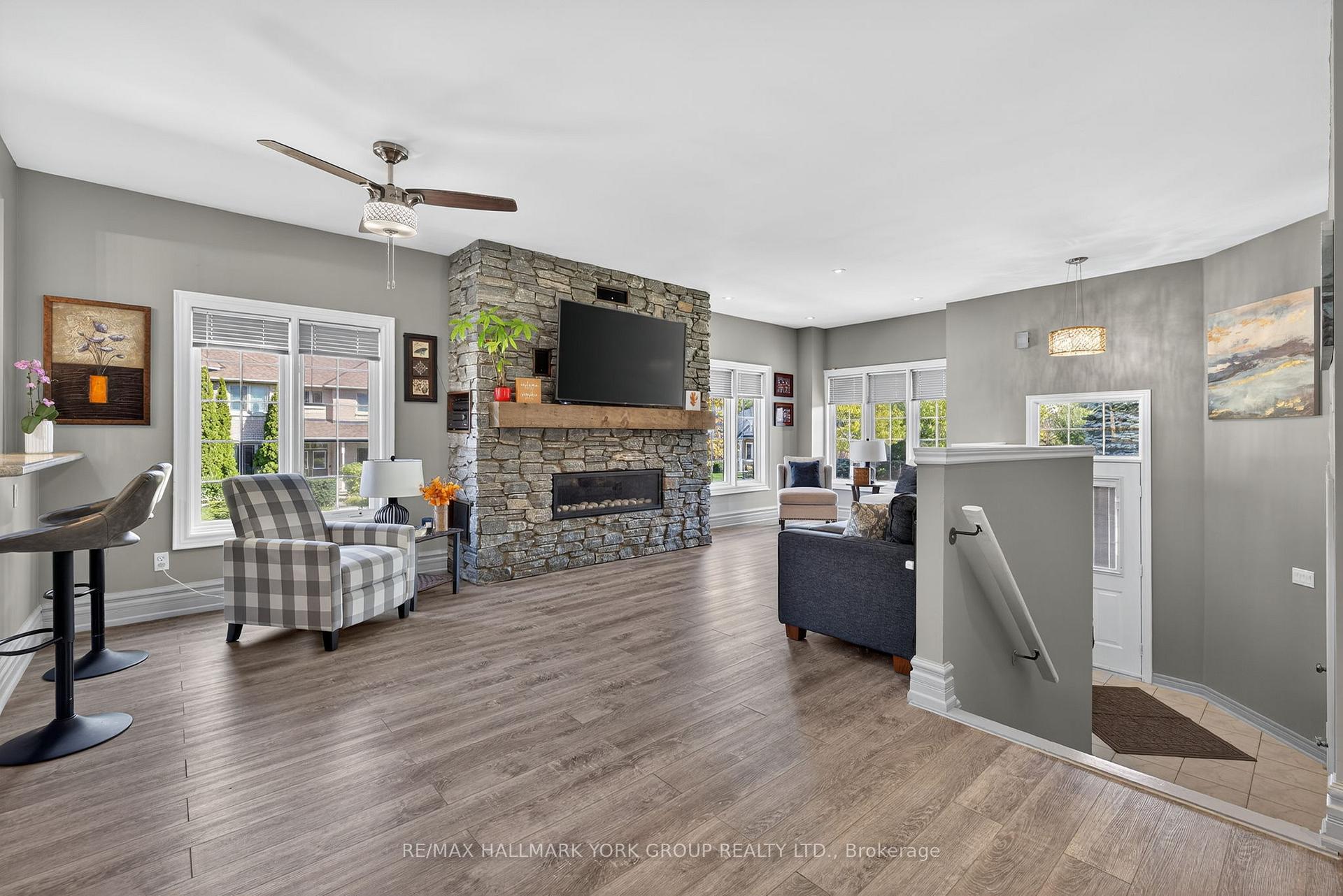 Photo 6 of 2 Hadley Court, Aurora, Bayview Wellington — HOMEH
