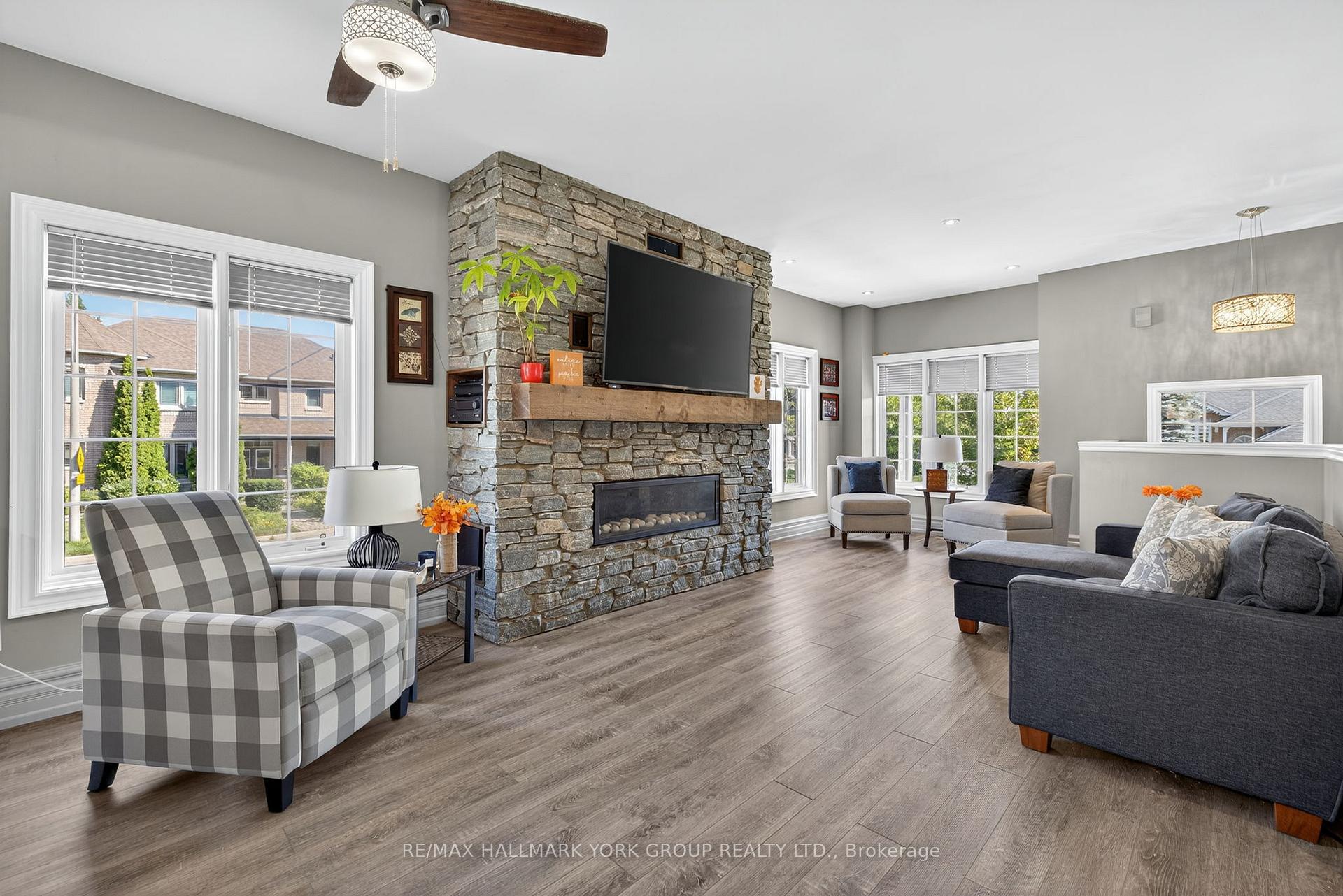 Photo 9 of 2 Hadley Court, Aurora, Bayview Wellington — HOMEH