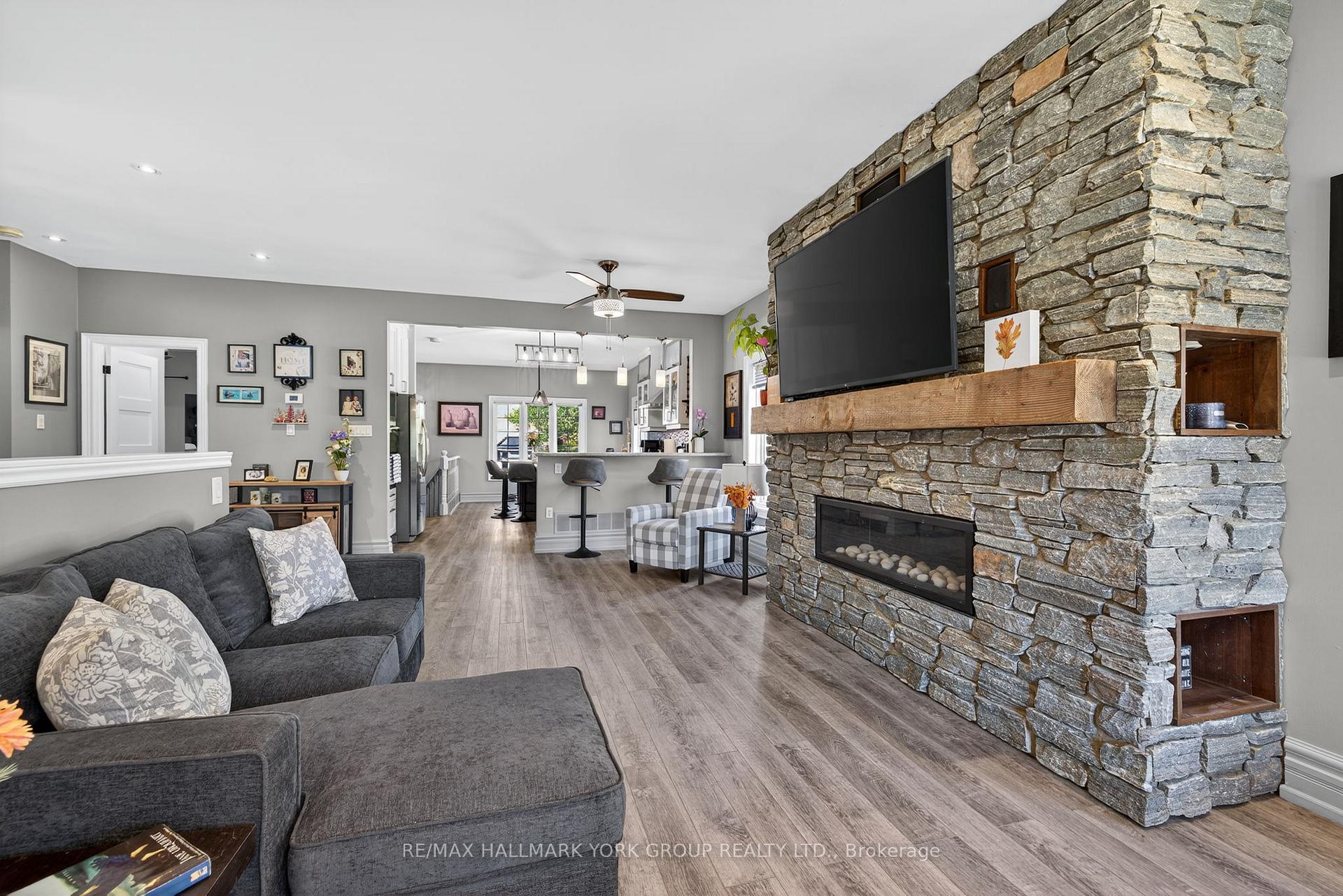 Photo 10 of 2 Hadley Court, Aurora, Bayview Wellington — HOMEH