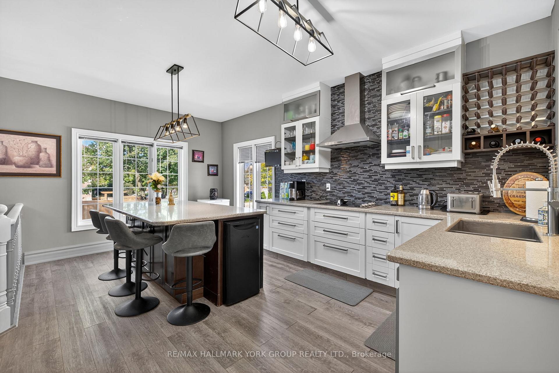 Photo 12 of 2 Hadley Court, Aurora, Bayview Wellington — HOMEH