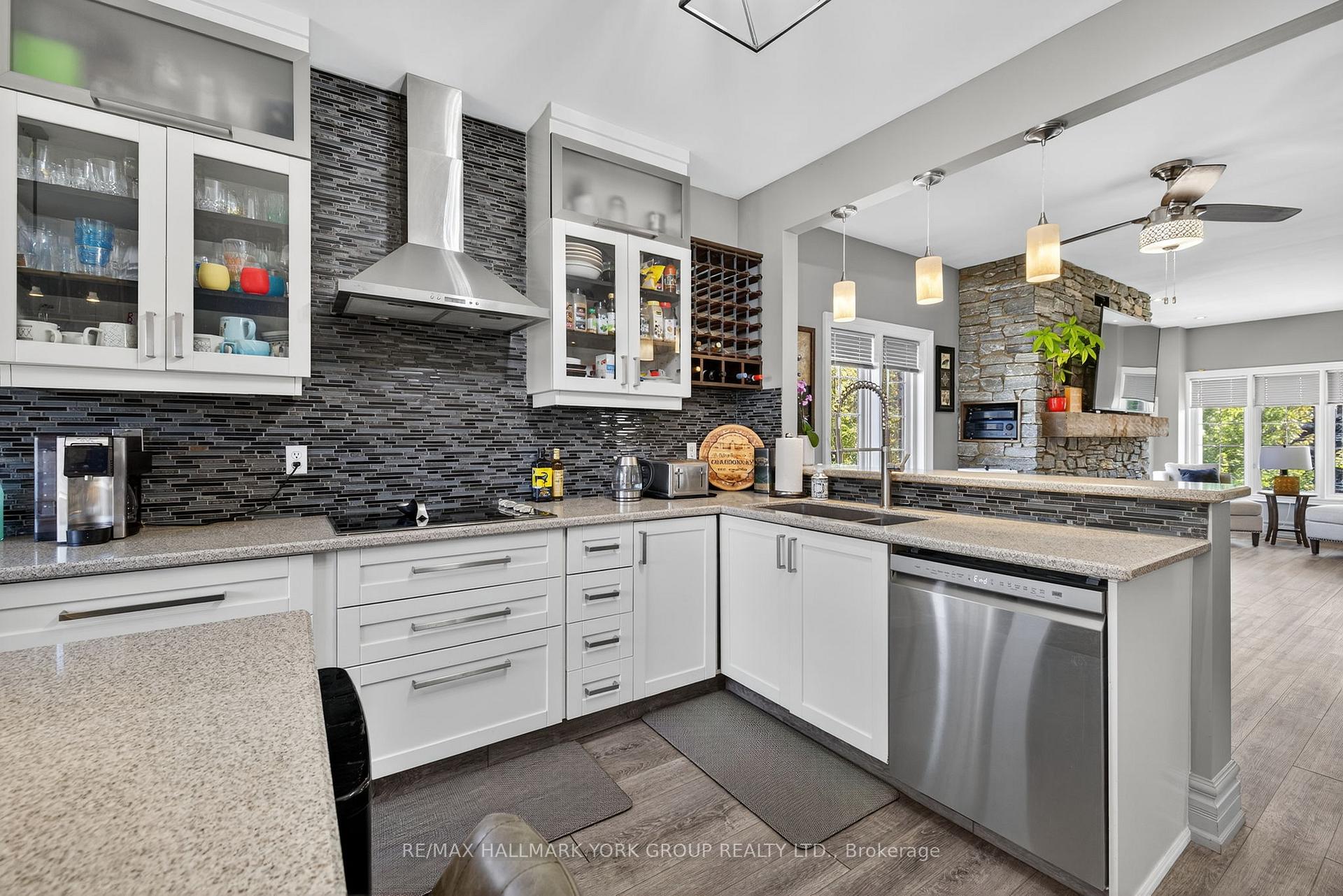 Photo 14 of 2 Hadley Court, Aurora, Bayview Wellington — HOMEH