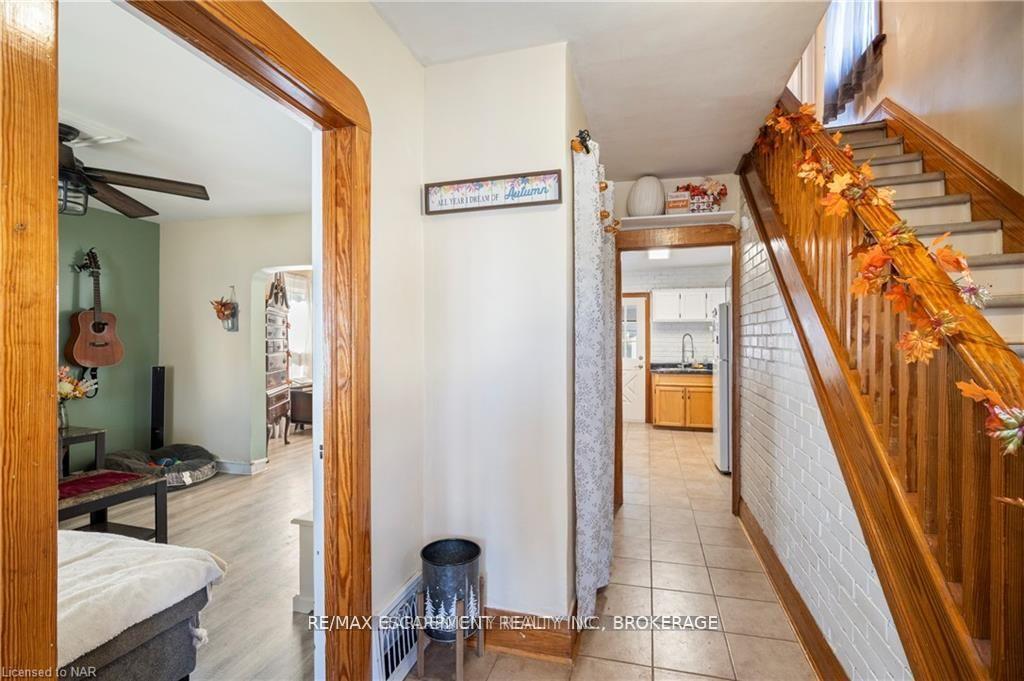 Photo 5 of 75 Crowland Avenue, Welland, Lincoln/Crowland — HOMEH