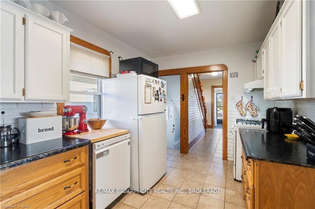 Photo 11 of 75 Crowland Avenue, Welland, Lincoln/Crowland — HOMEH