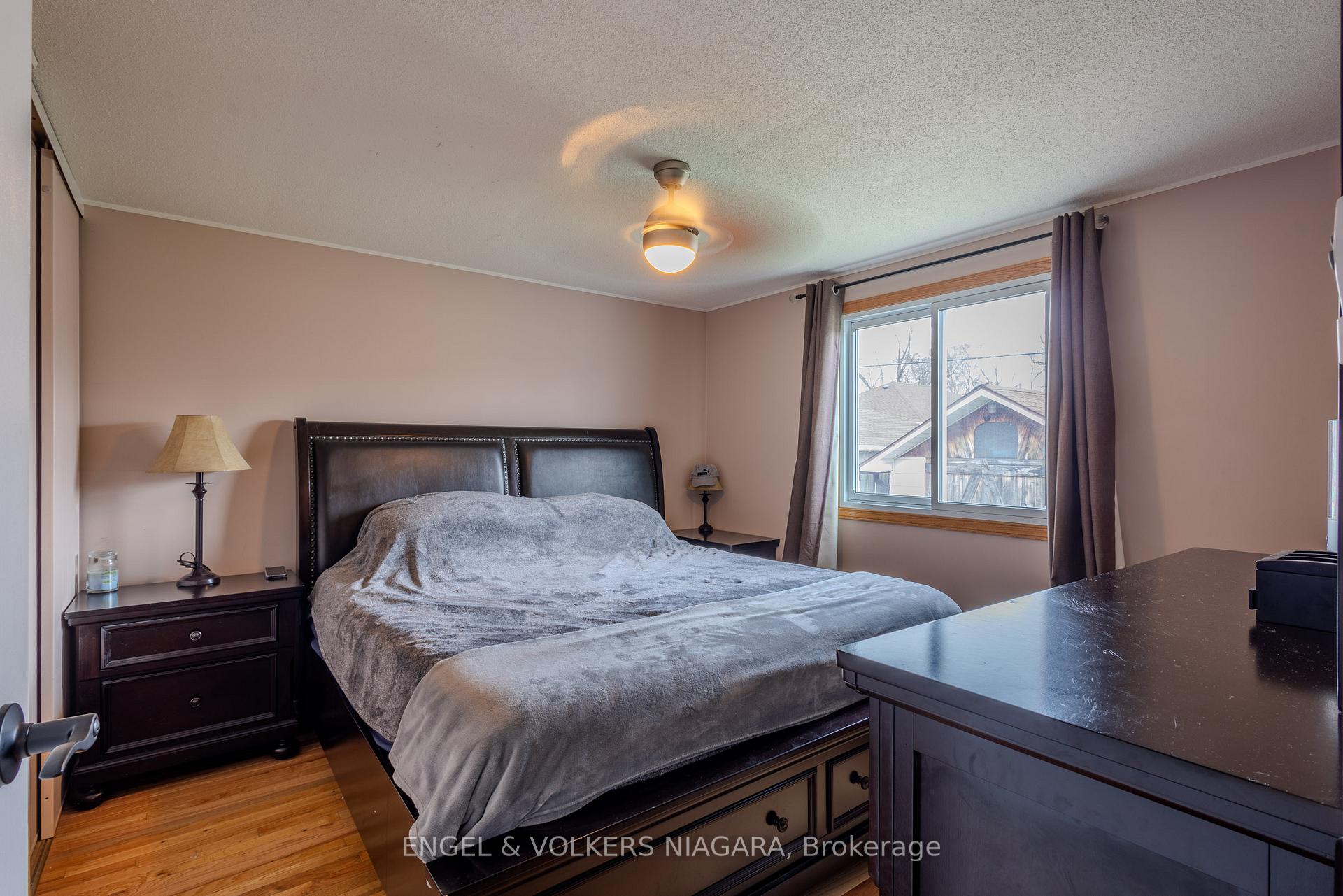 Photo 10 of 38 Lyons Avenue, Welland, Lincoln/Crowland — HOMEH