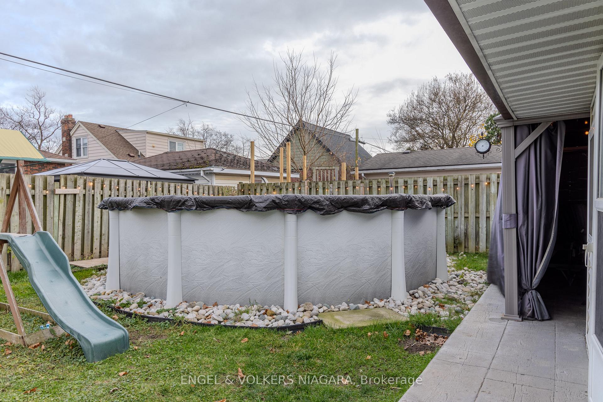 Photo 24 of 38 Lyons Avenue, Welland, Lincoln/Crowland — HOMEH