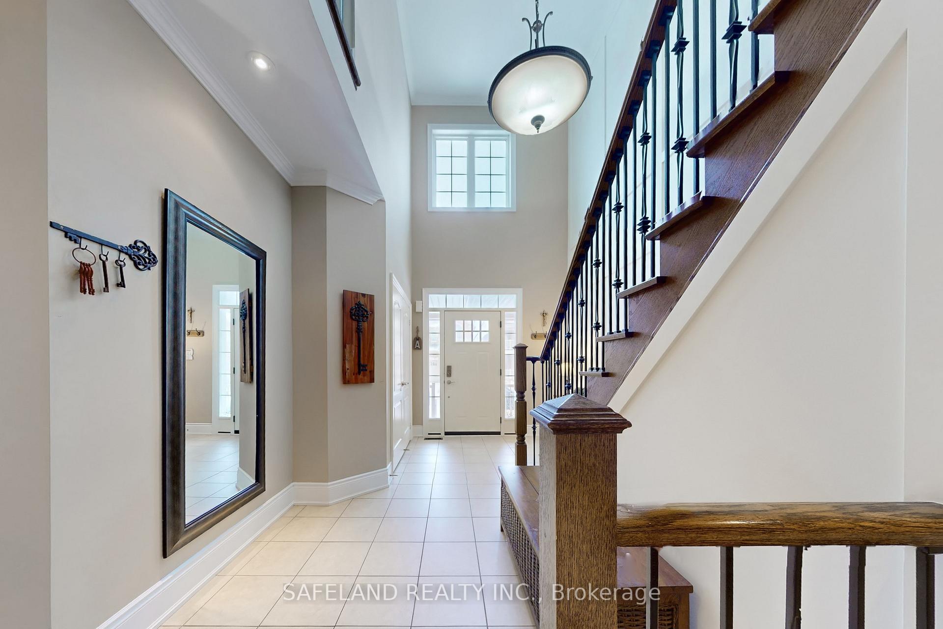 Photo 3 of 29 Riverhill Drive, Vaughan, Patterson — HOMEH