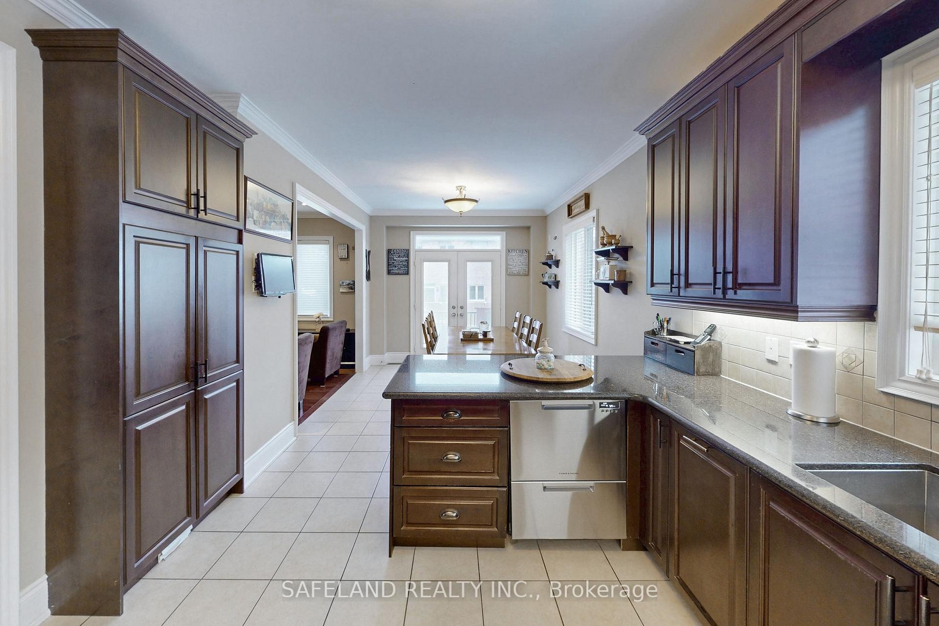 Photo 9 of 29 Riverhill Drive, Vaughan, Patterson — HOMEH
