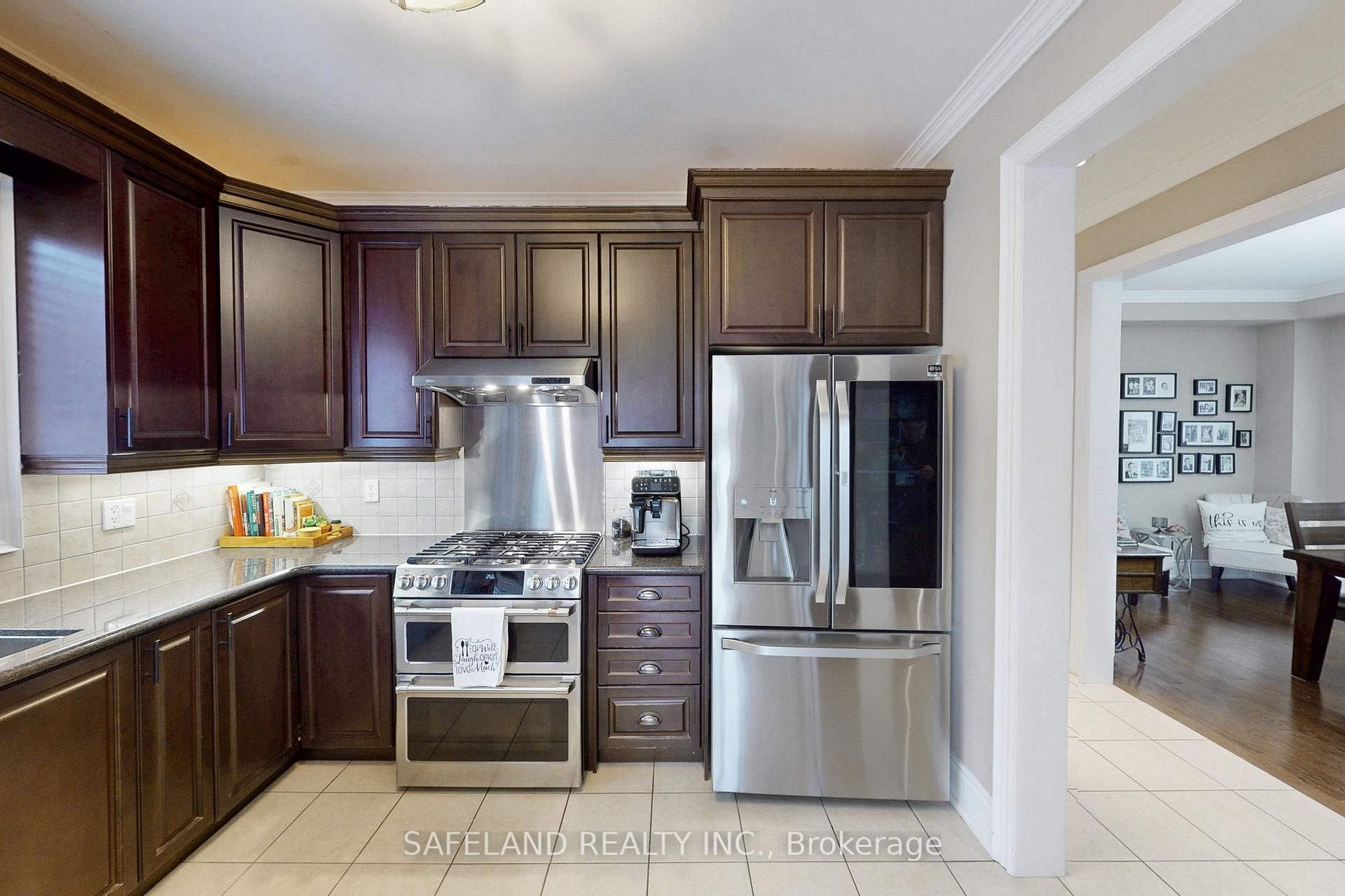 Photo 12 of 29 Riverhill Drive, Vaughan, Patterson — HOMEH