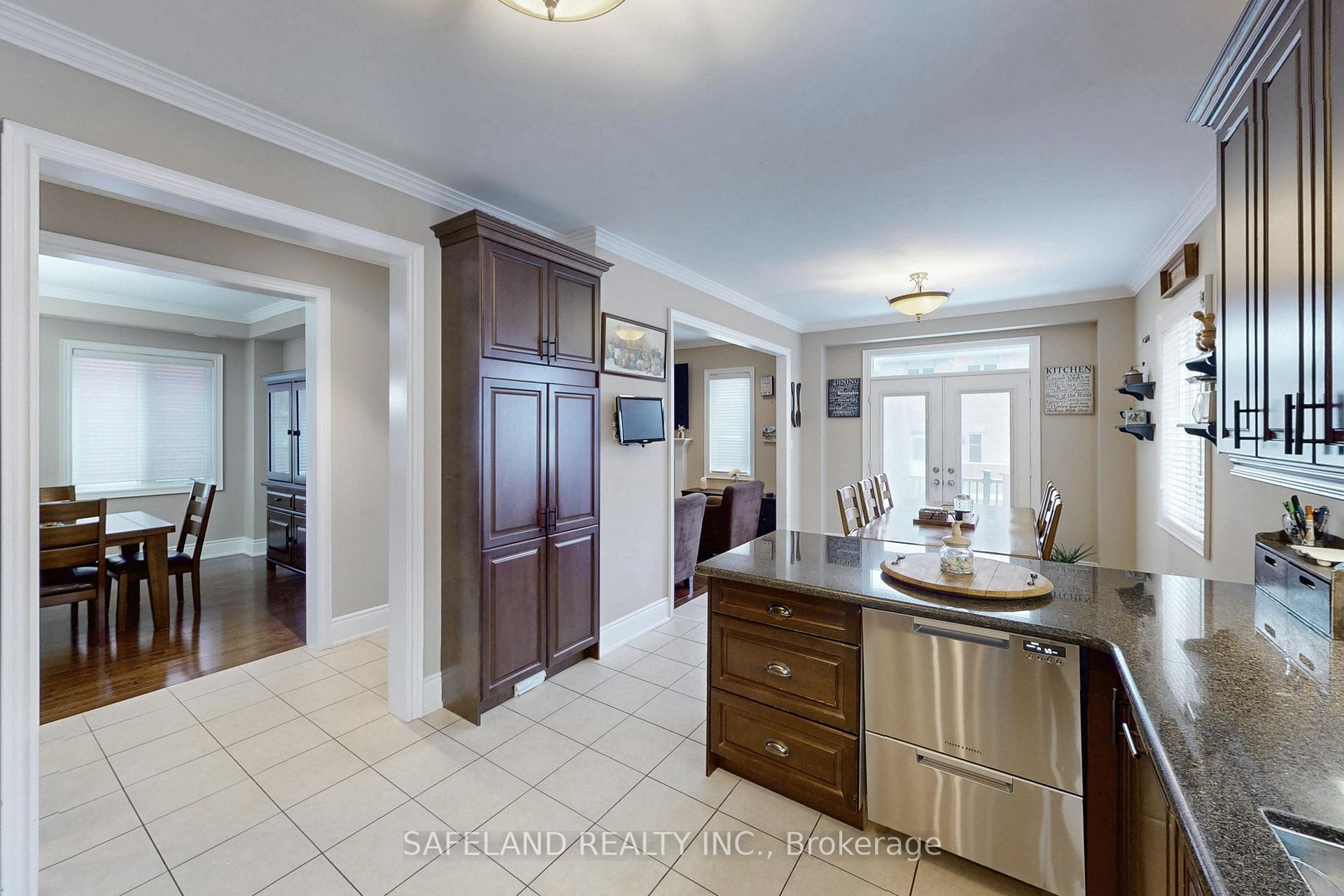 Photo 13 of 29 Riverhill Drive, Vaughan, Patterson — HOMEH