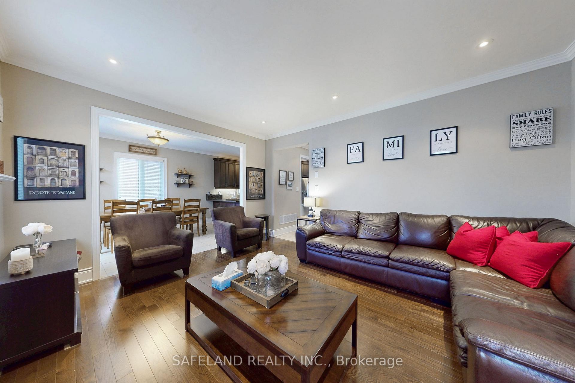 Photo 16 of 29 Riverhill Drive, Vaughan, Patterson — HOMEH