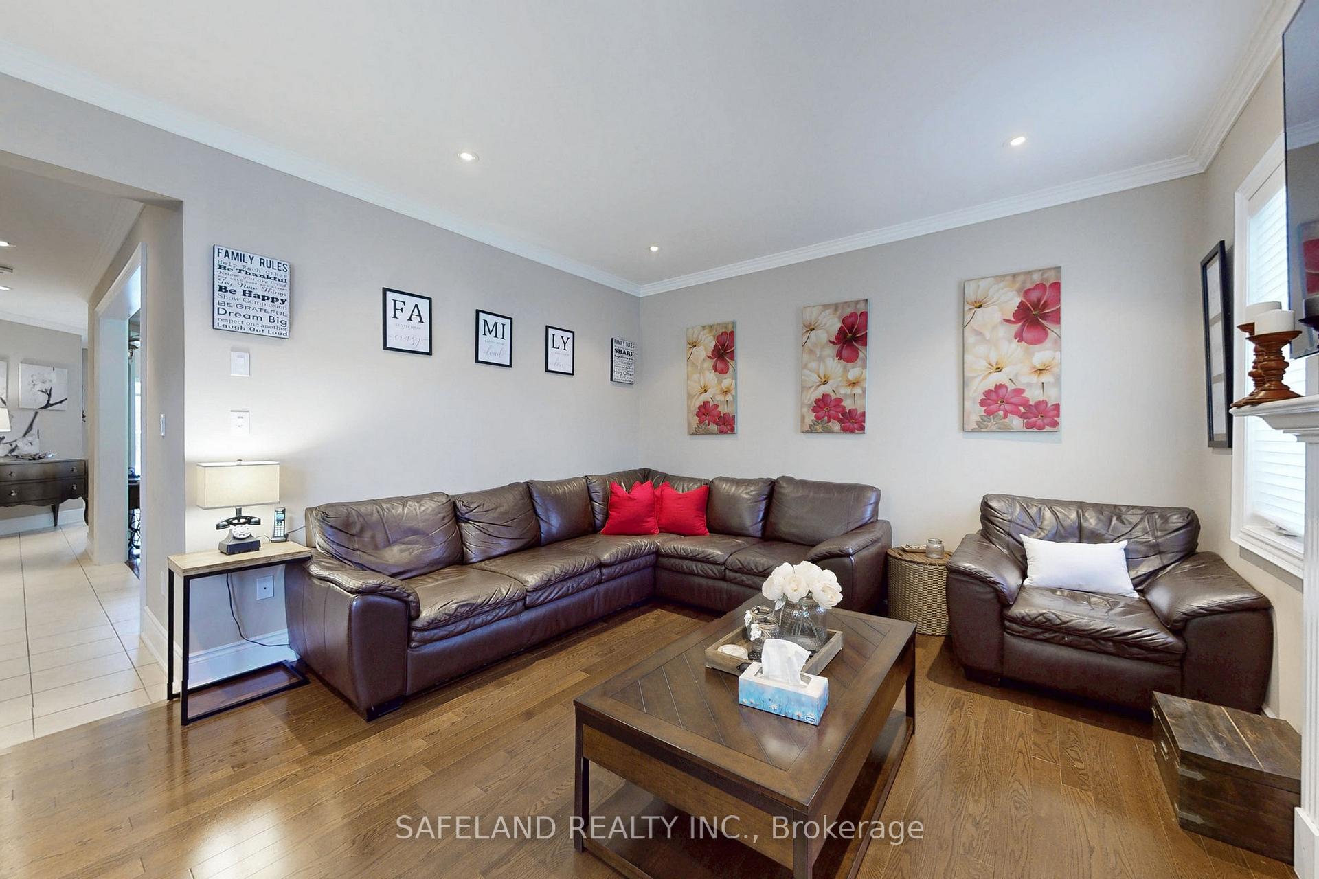 Photo 17 of 29 Riverhill Drive, Vaughan, Patterson — HOMEH