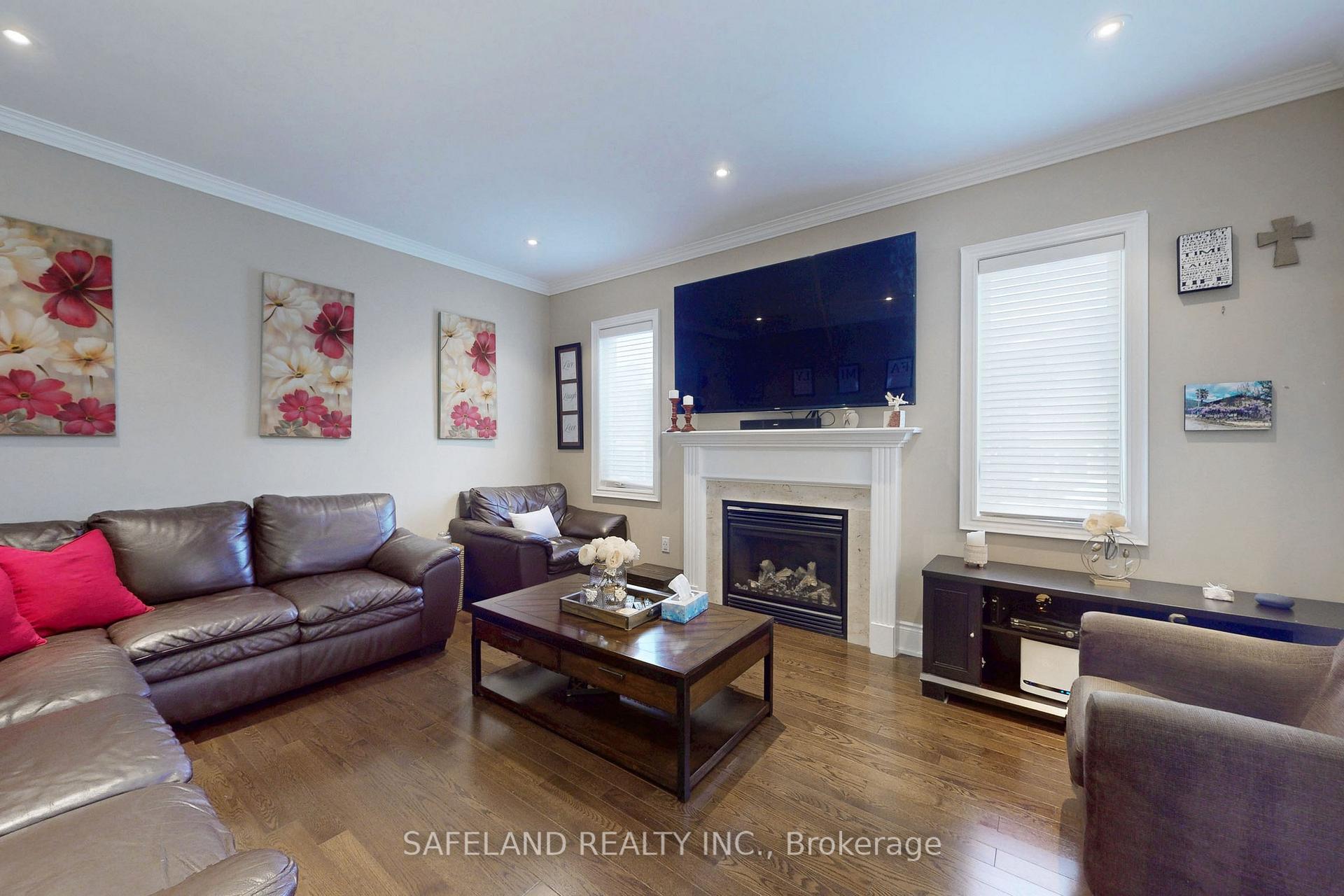Photo 18 of 29 Riverhill Drive, Vaughan, Patterson — HOMEH