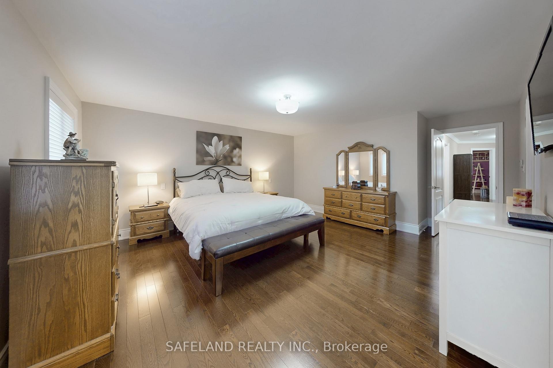 Photo 23 of 29 Riverhill Drive, Vaughan, Patterson — HOMEH