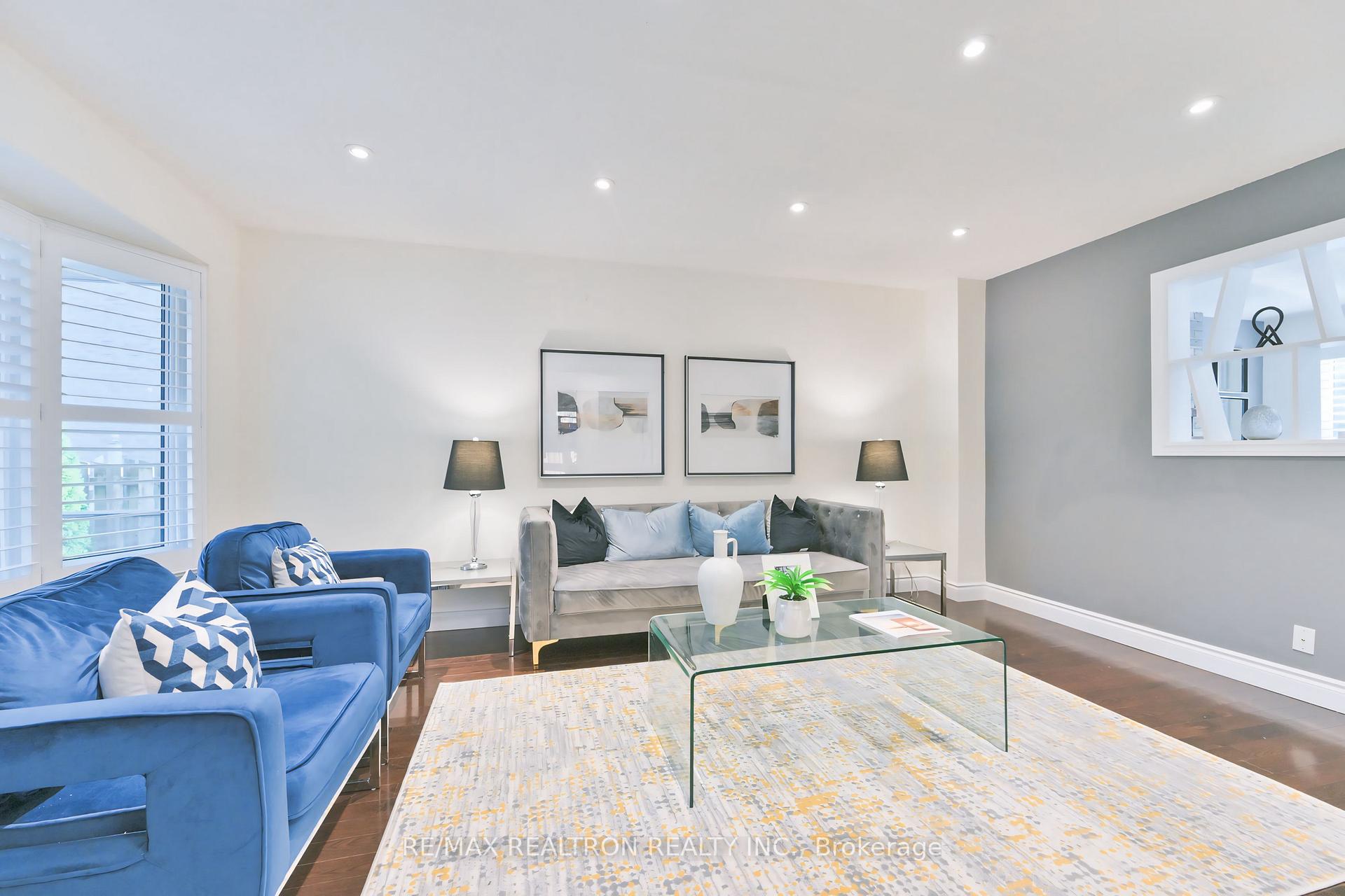 Photo 5 of 558 Village Parkway, Markham, Unionville — HOMEH