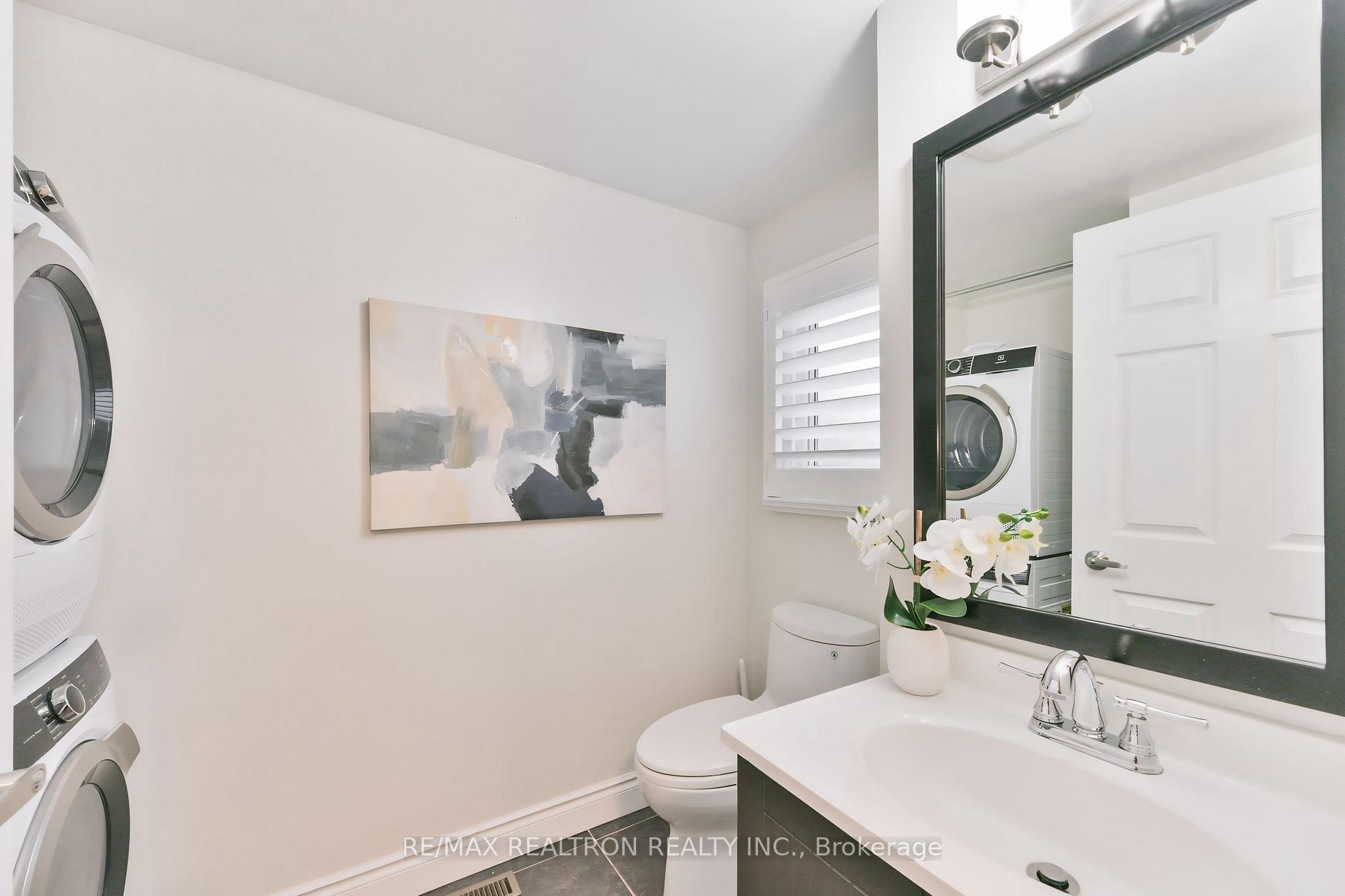 Photo 14 of 558 Village Parkway, Markham, Unionville — HOMEH