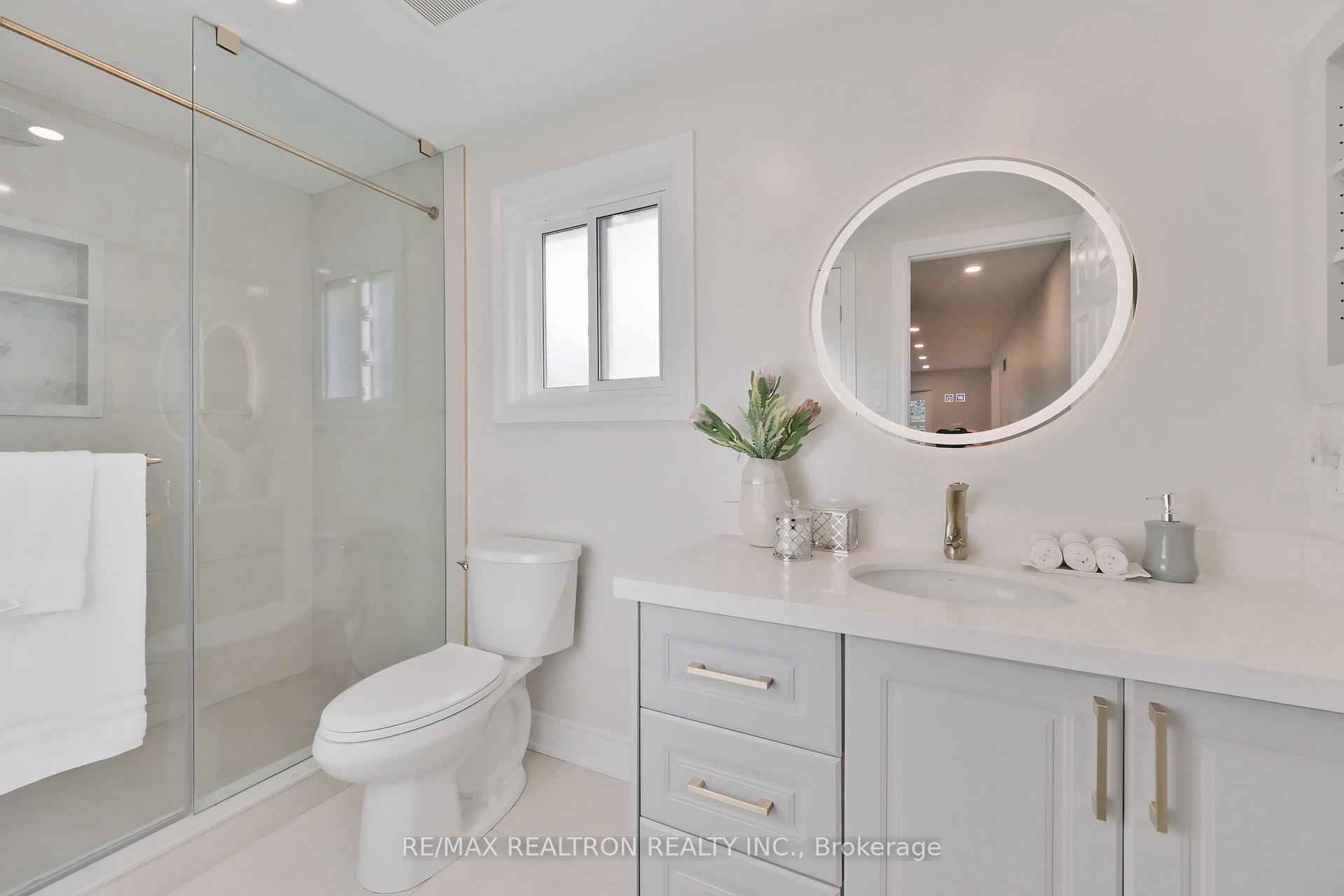 Photo 19 of 558 Village Parkway, Markham, Unionville — HOMEH