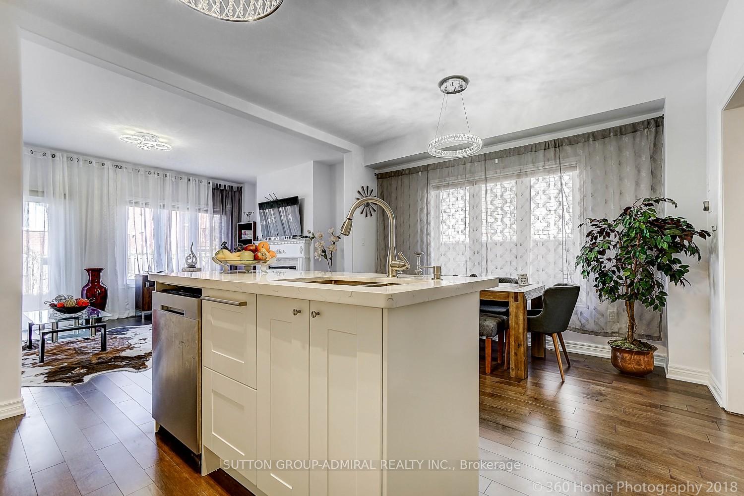Photo 8 of 4 Spring Arbour Road, Vaughan, Patterson — HOMEH