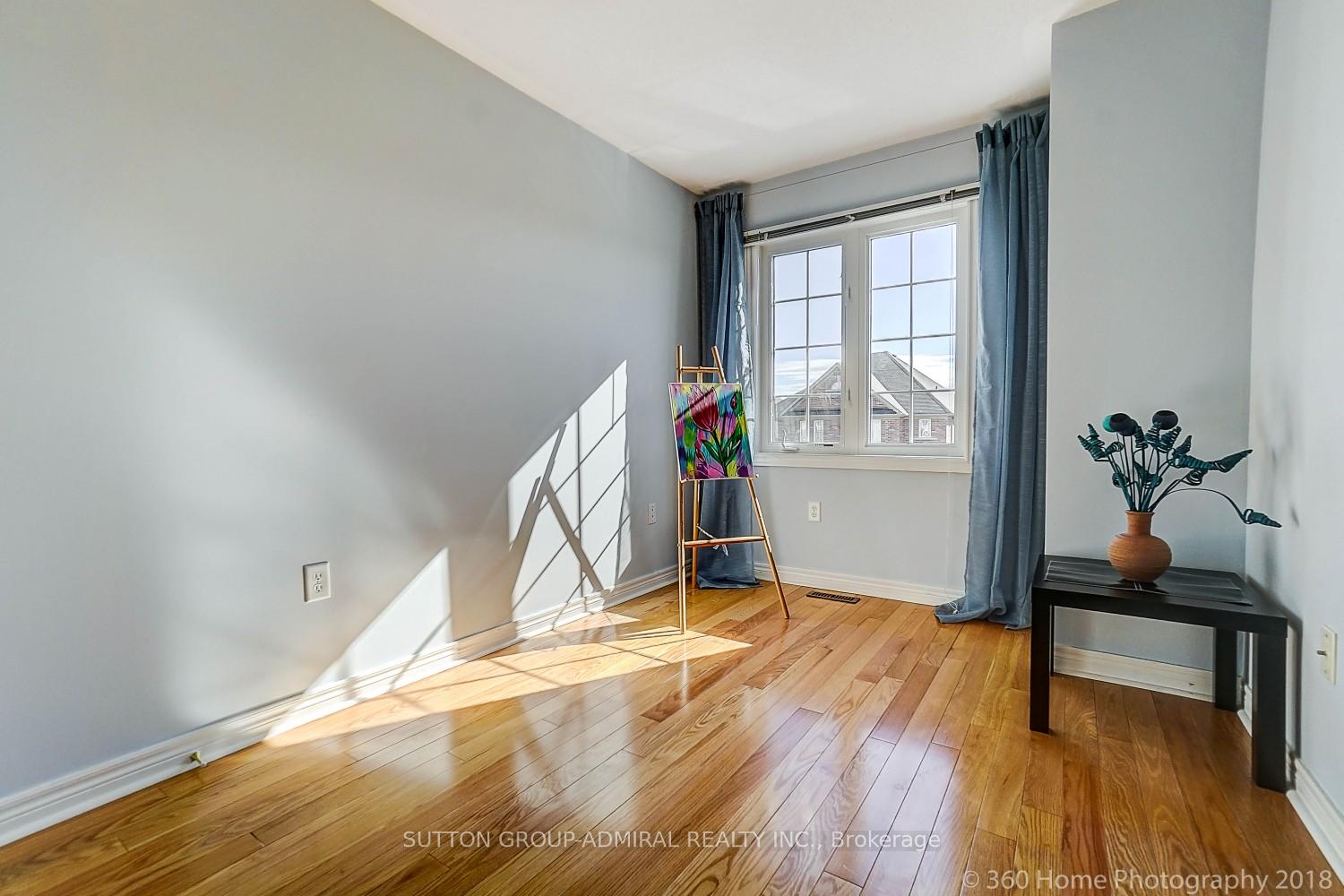 Photo 14 of 4 Spring Arbour Road, Vaughan, Patterson — HOMEH