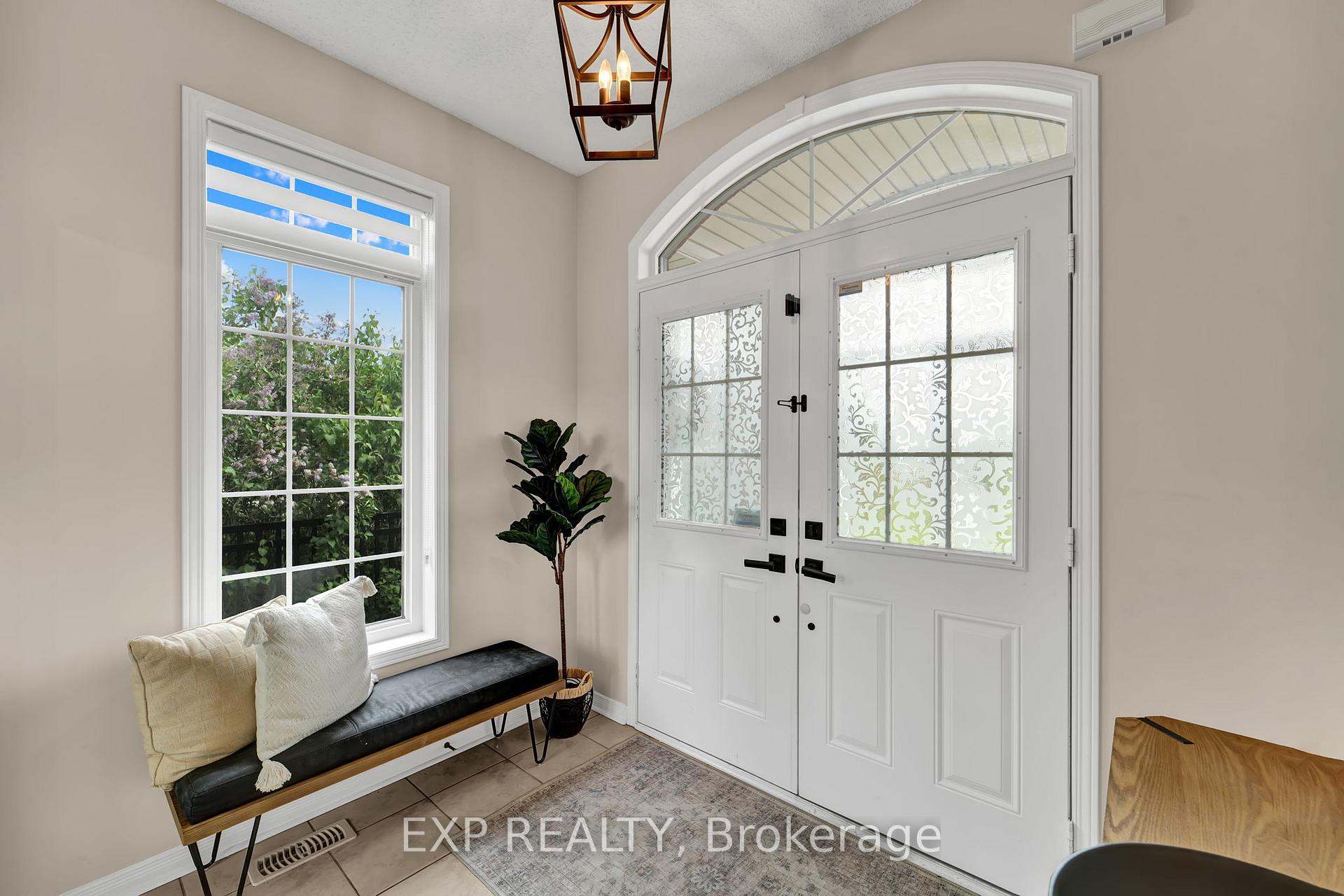 Photo 7 of 77 Catalpa Crescent, Vaughan, Patterson — HOMEH