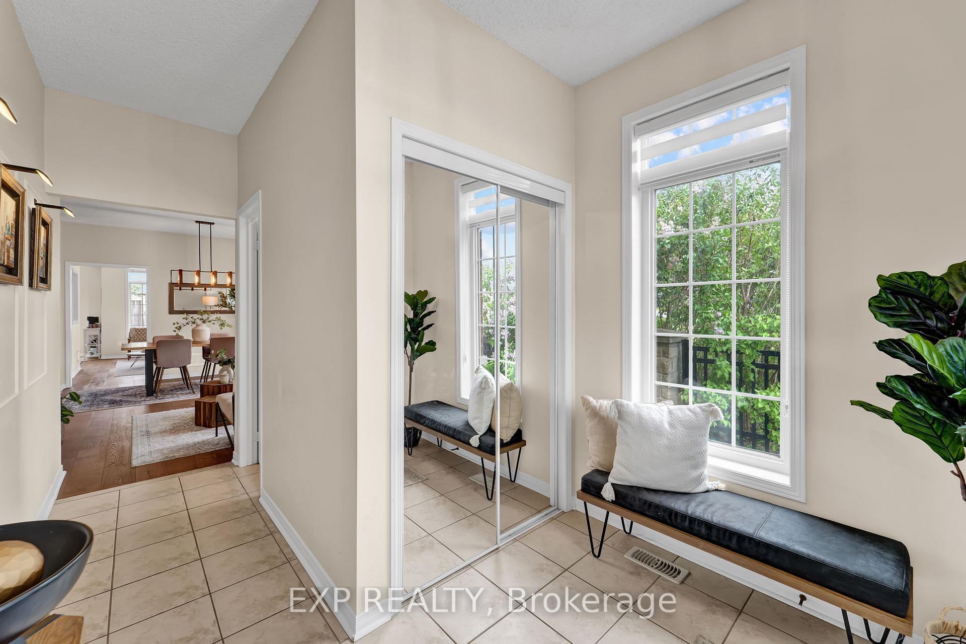Photo 8 of 77 Catalpa Crescent, Vaughan, Patterson — HOMEH