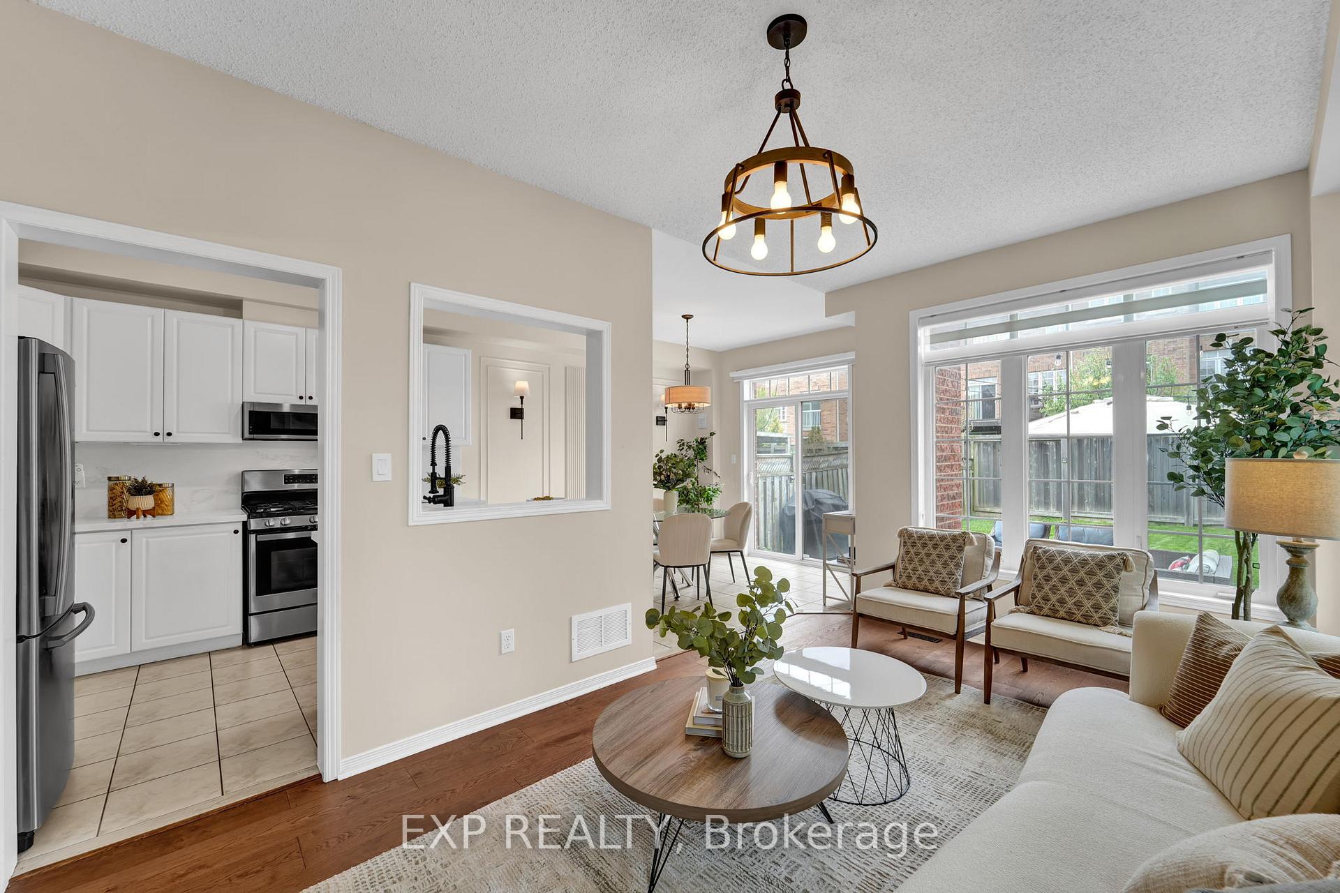 Photo 14 of 77 Catalpa Crescent, Vaughan, Patterson — HOMEH