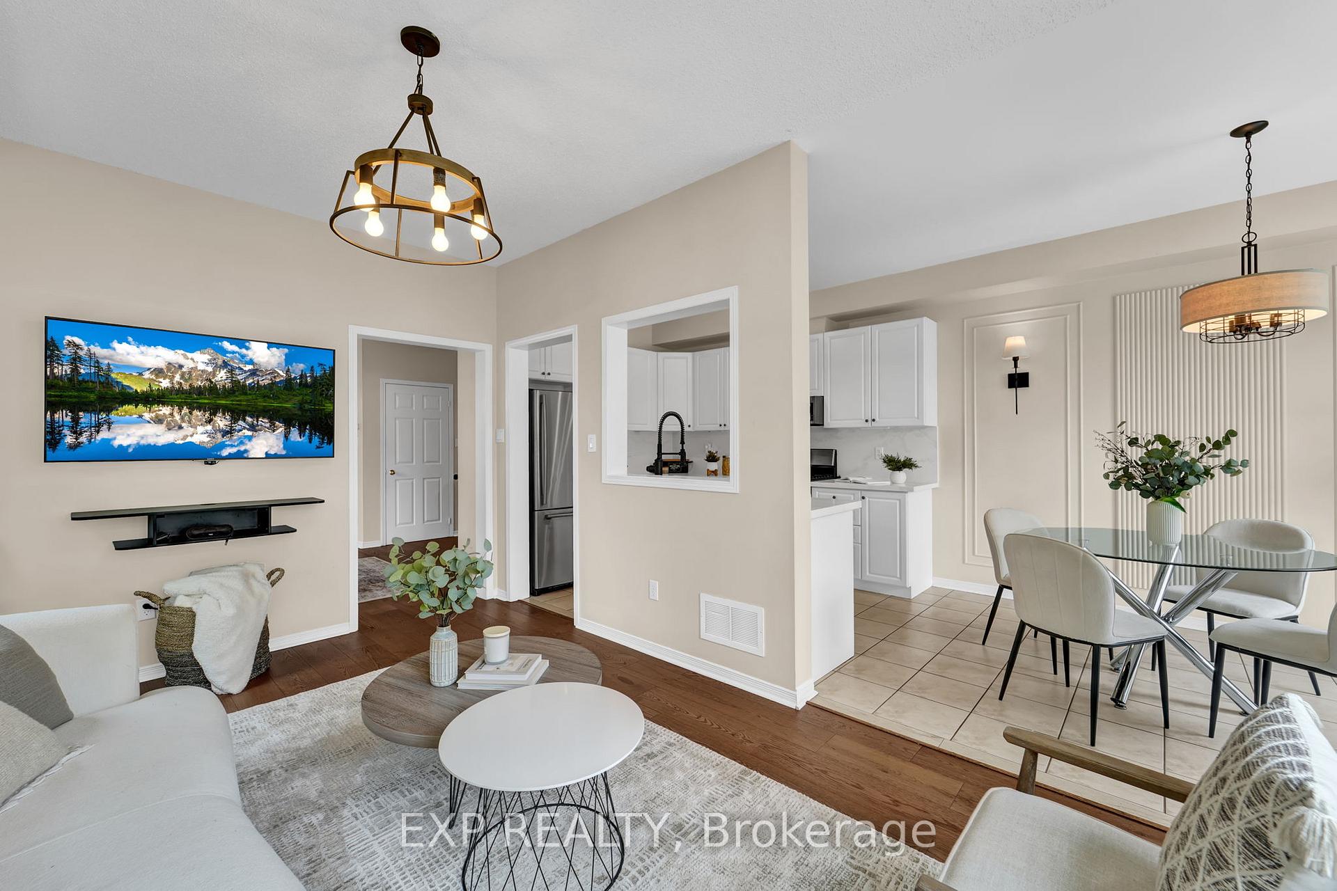 Photo 15 of 77 Catalpa Crescent, Vaughan, Patterson — HOMEH
