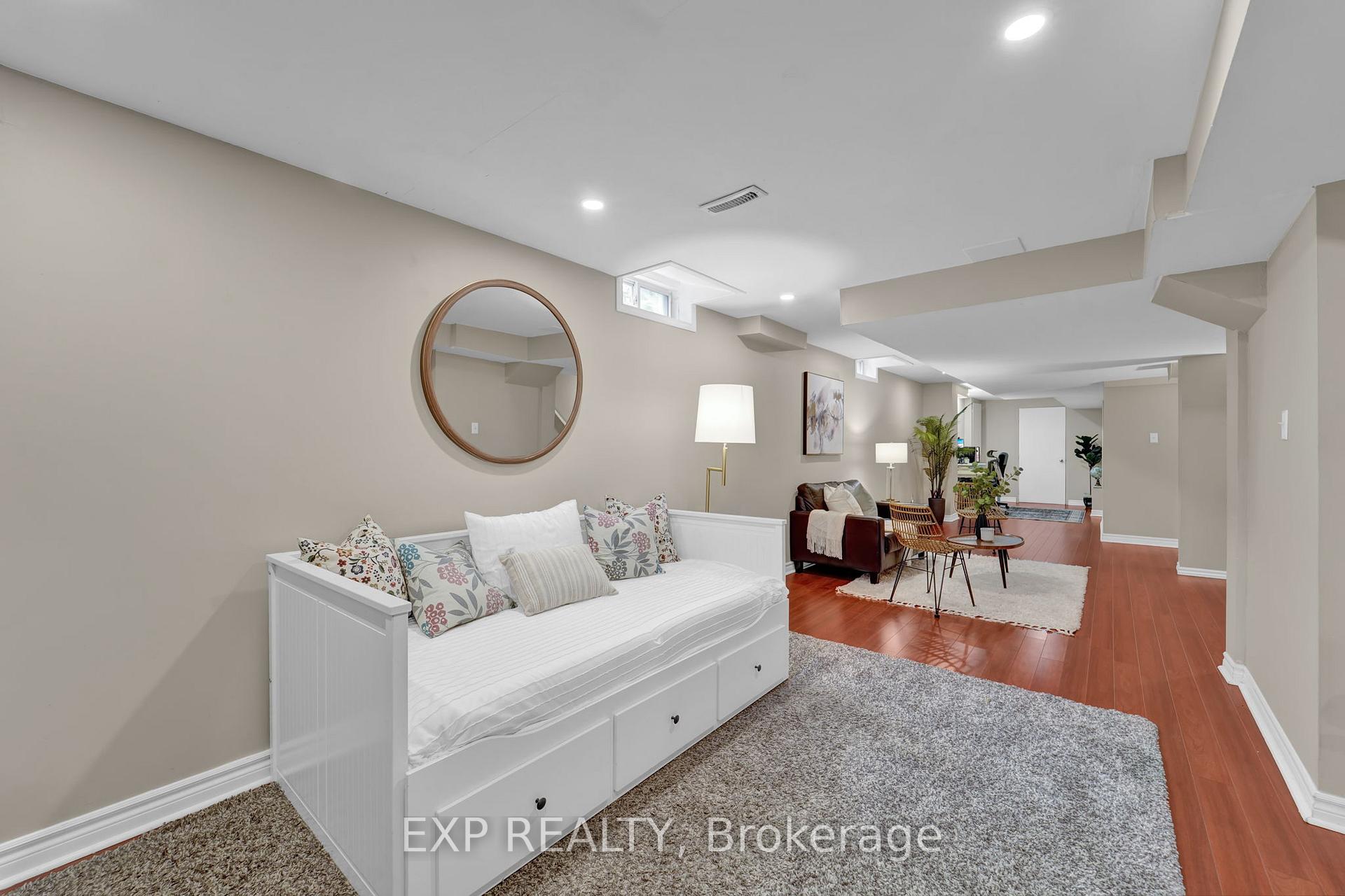 Photo 31 of 77 Catalpa Crescent, Vaughan, Patterson — HOMEH