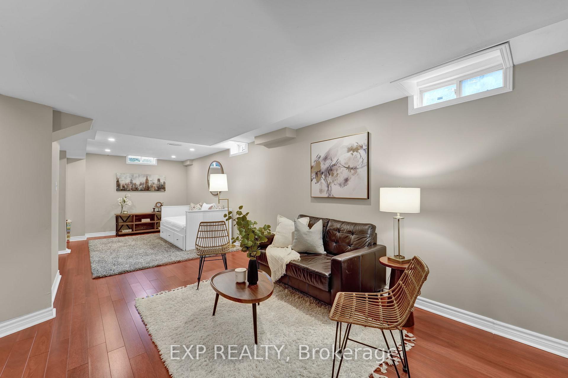 Photo 33 of 77 Catalpa Crescent, Vaughan, Patterson — HOMEH