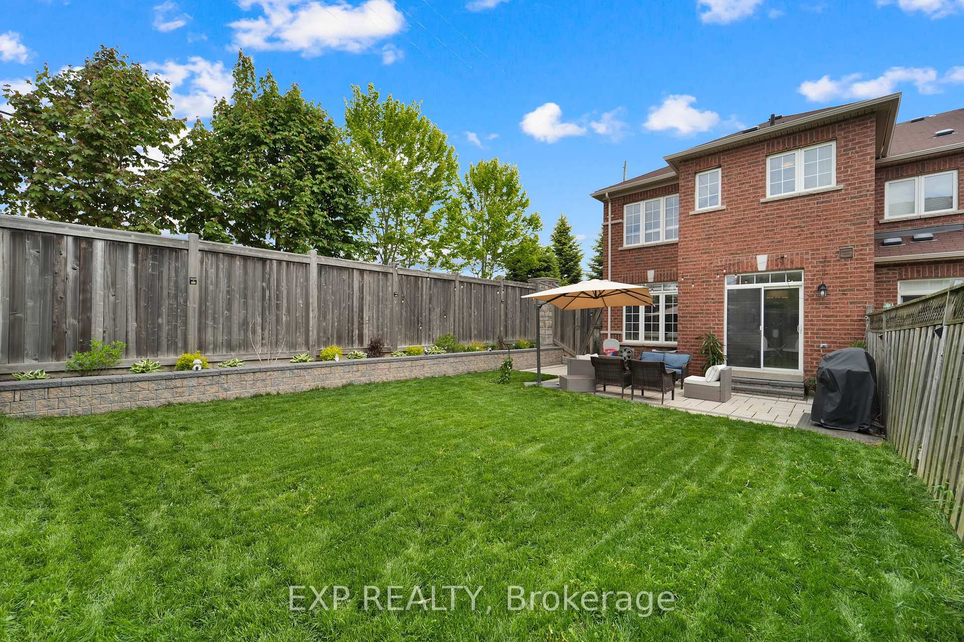 Photo 39 of 77 Catalpa Crescent, Vaughan, Patterson — HOMEH