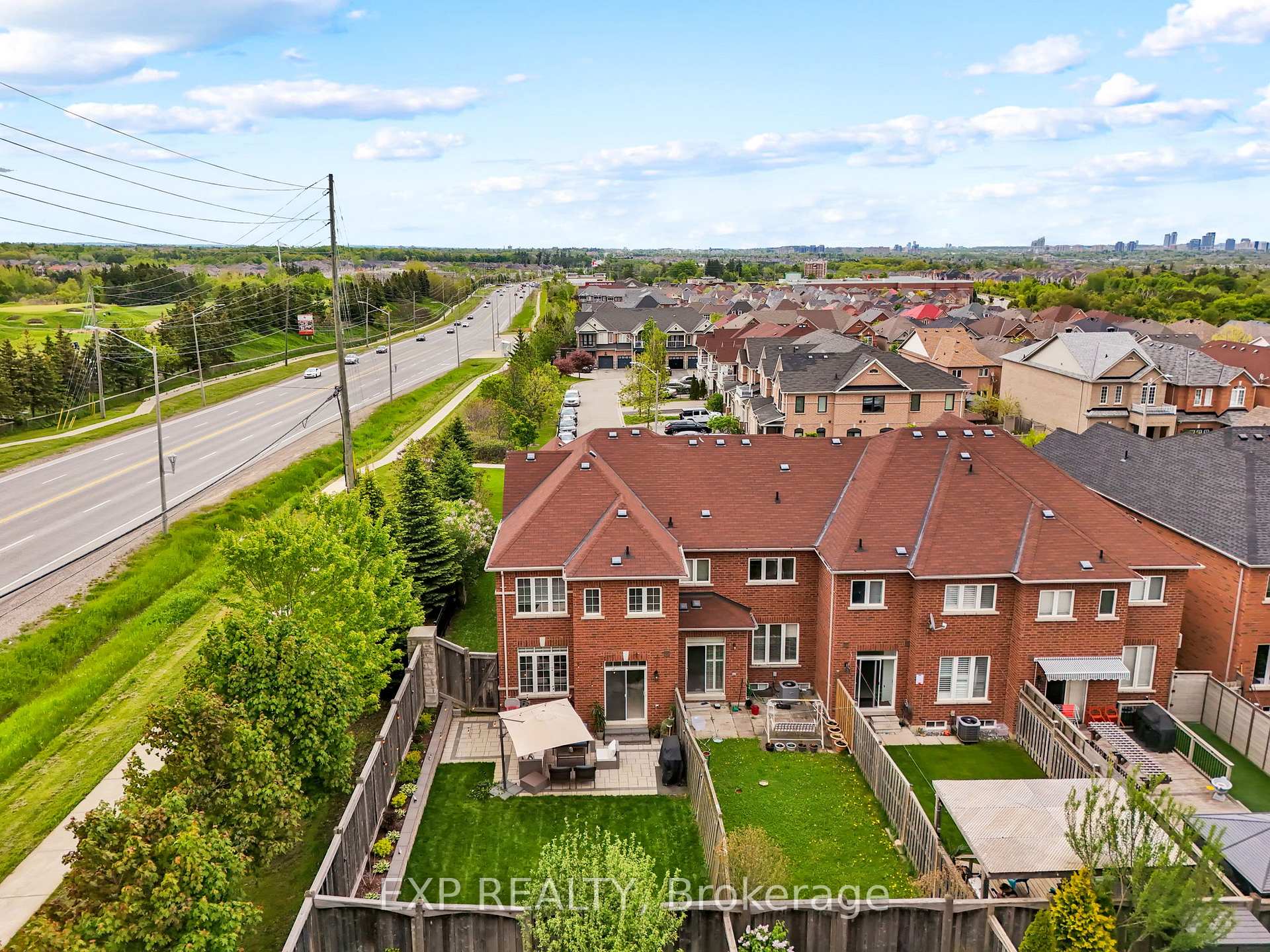 Photo 43 of 77 Catalpa Crescent, Vaughan, Patterson — HOMEH