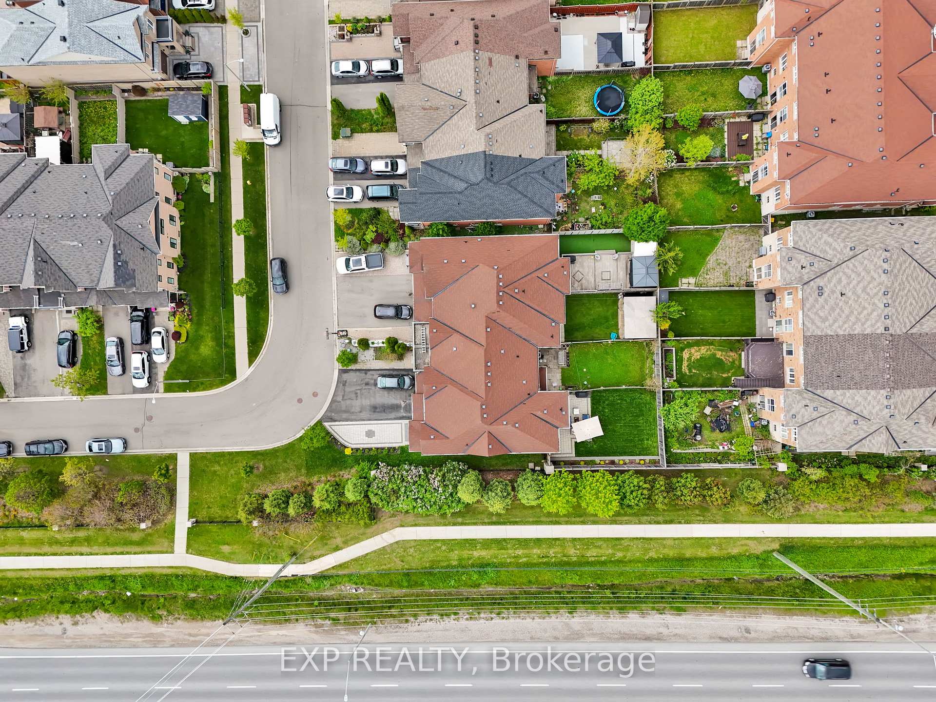 Photo 44 of 77 Catalpa Crescent, Vaughan, Patterson — HOMEH