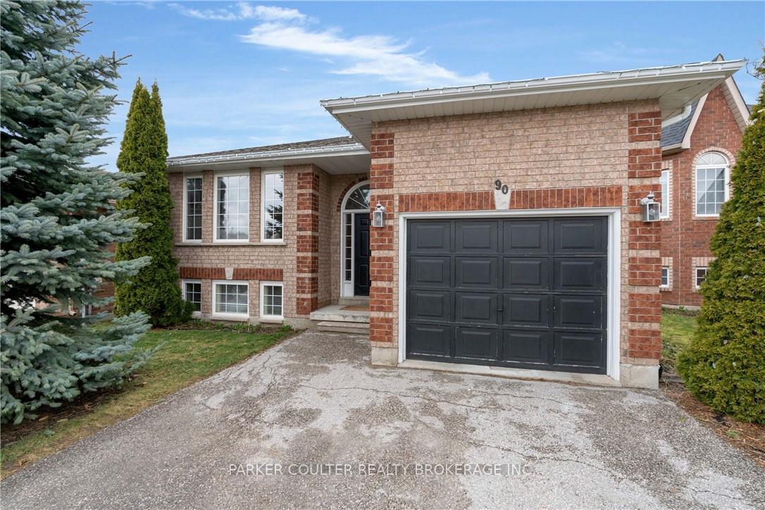Photo 2 of 90 Larkin Drive, Barrie, Georgian Drive — HOMEH