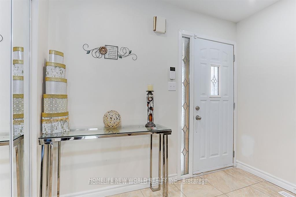 Photo 4 of 23 Martlesham Road, Markham, Milliken Mills East — HOMEH