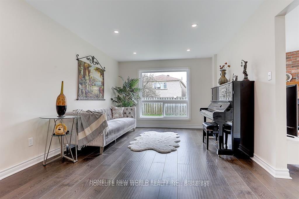 Photo 10 of 23 Martlesham Road, Markham, Milliken Mills East — HOMEH