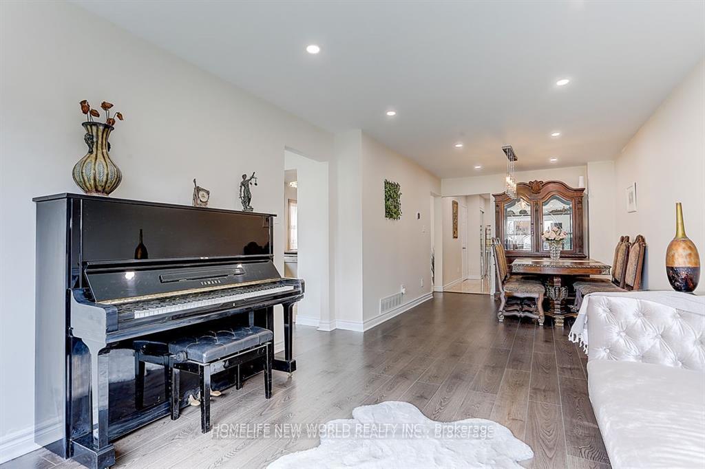 Photo 12 of 23 Martlesham Road, Markham, Milliken Mills East — HOMEH