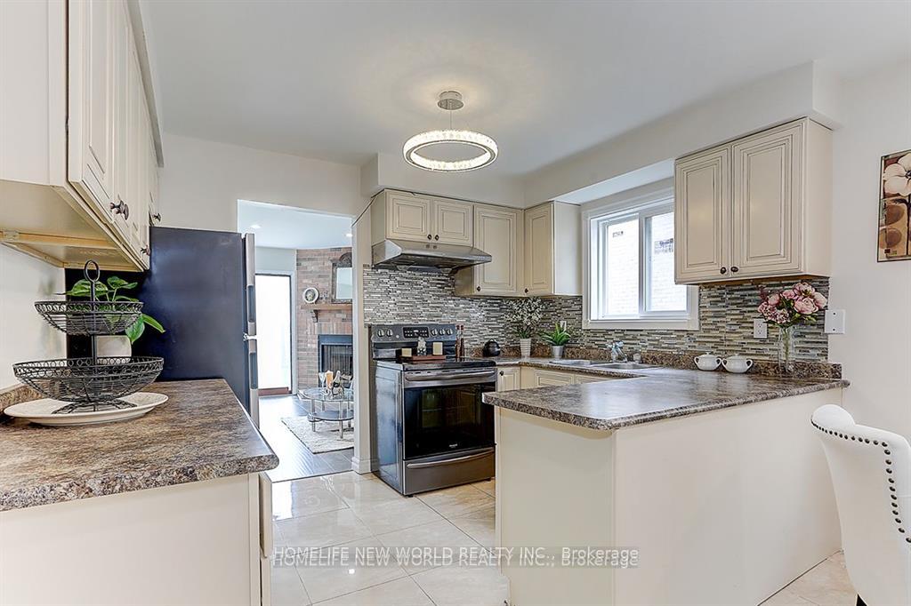 Photo 18 of 23 Martlesham Road, Markham, Milliken Mills East — HOMEH
