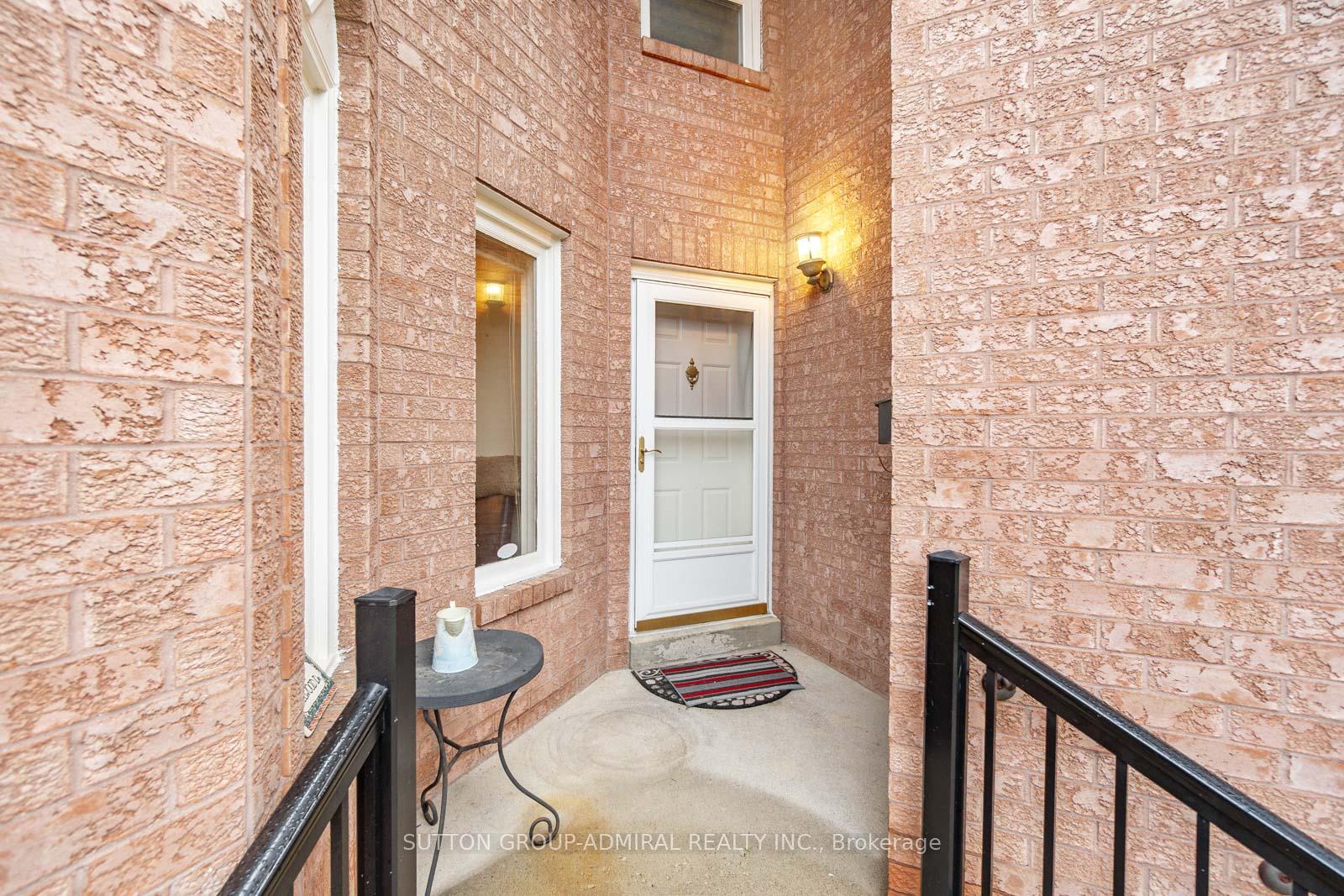 Photo 3 of 288 Chelwood Drive, Vaughan, Brownridge — HOMEH
