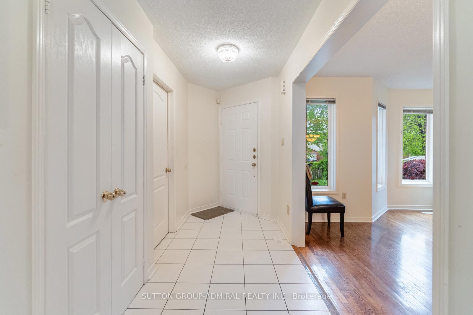 Photo 4 of 288 Chelwood Drive, Vaughan, Brownridge — HOMEH