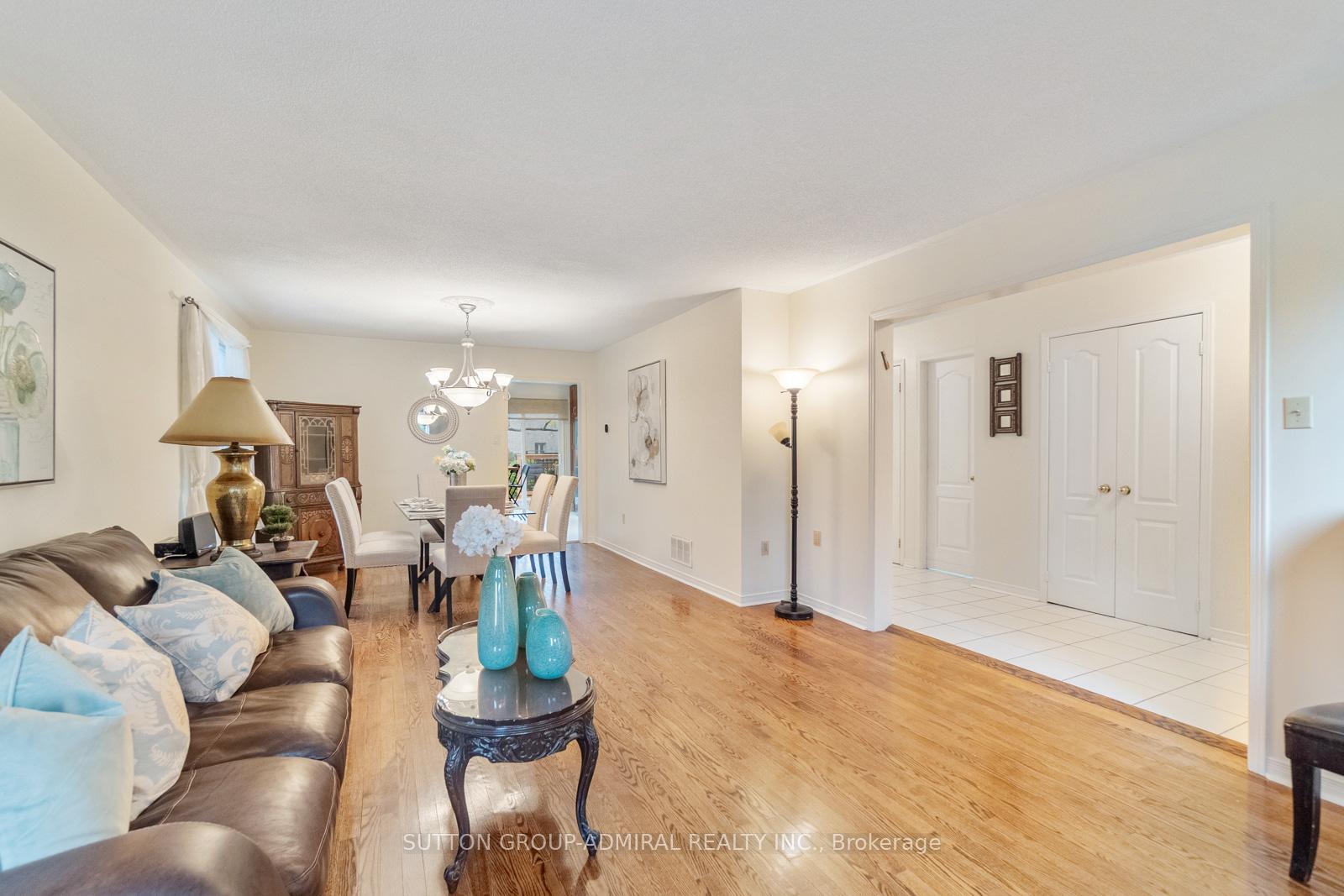 Photo 7 of 288 Chelwood Drive, Vaughan, Brownridge — HOMEH