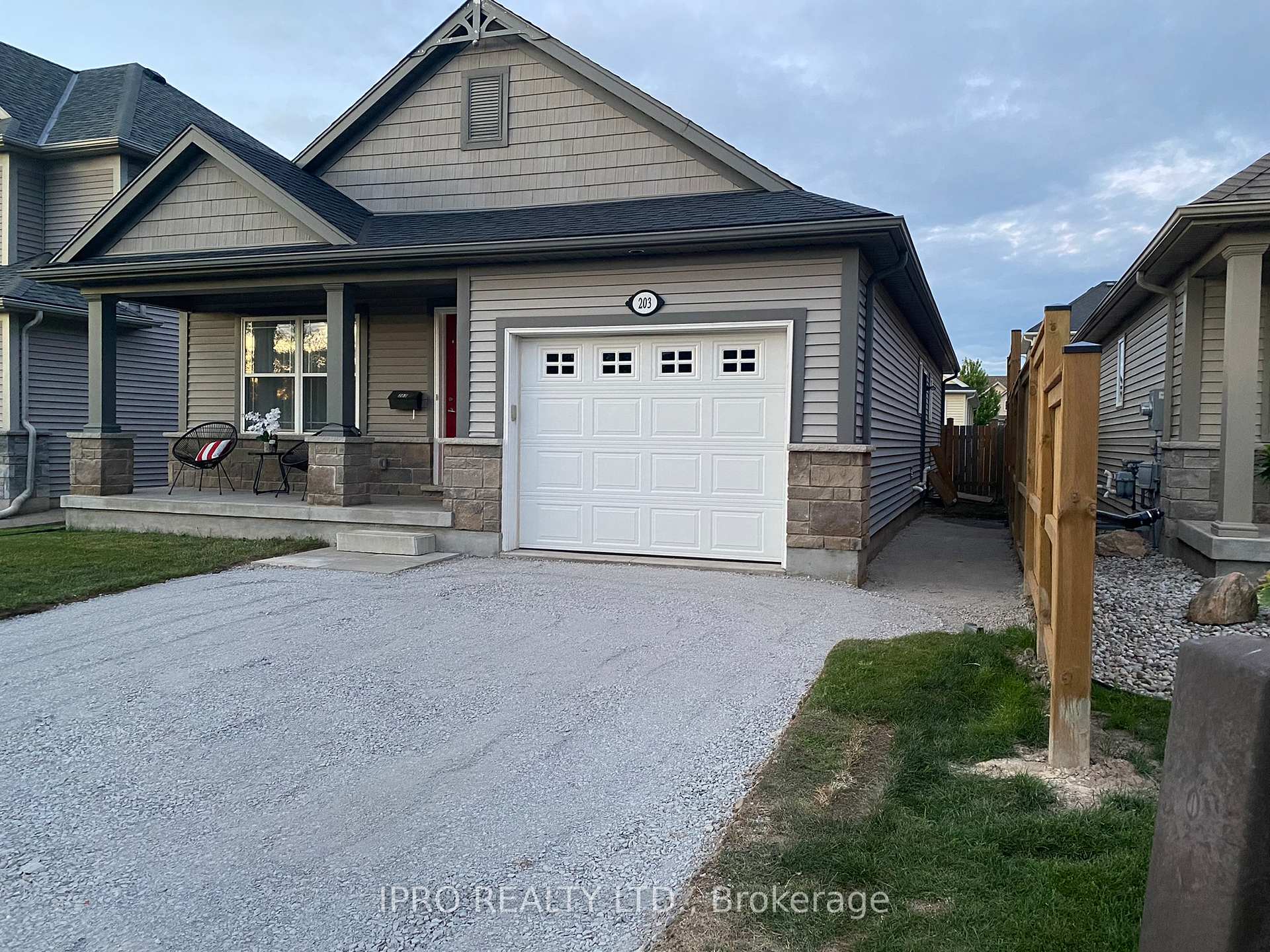 Photo 2 of Unit Basemnt, 203 Classic Avenue, Welland, Lincoln/Crowland — HOMEH