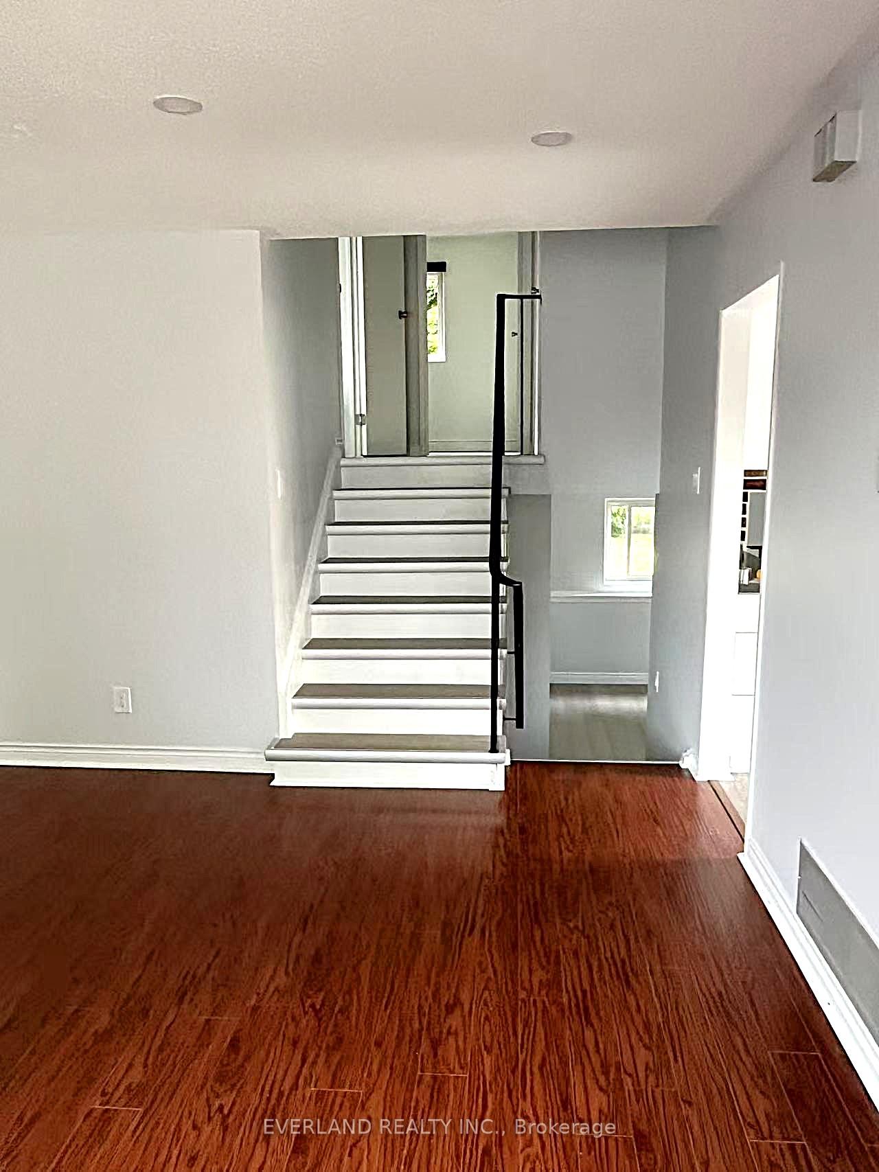 Photo 2 of 28 Brooksbank Crescent, Ajax, South West — HOMEH